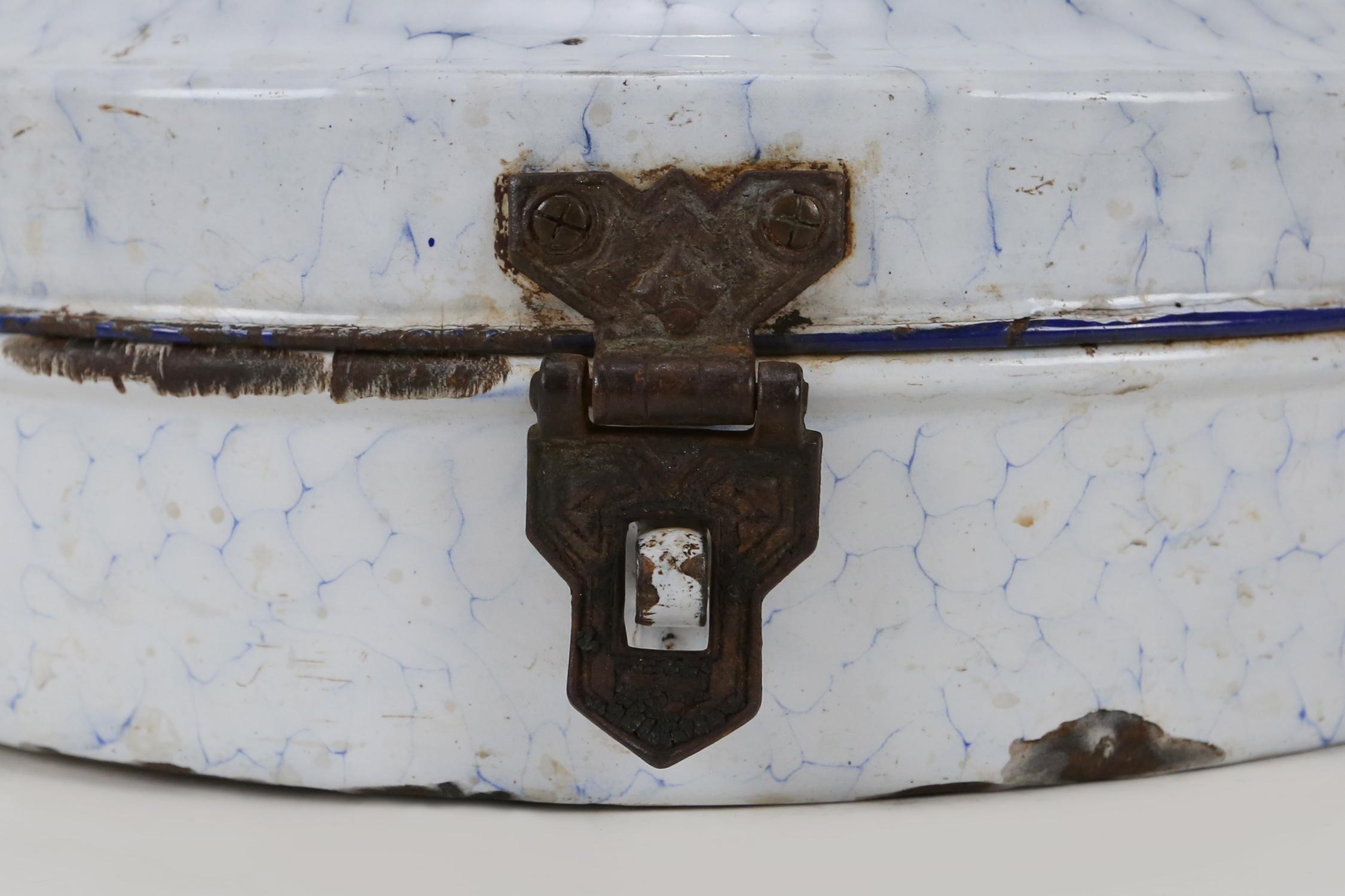 Art nouveau lunch box, 1910 For Sale 2