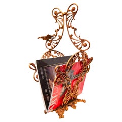 Art Nouveau Revistero de latón fundido 1900