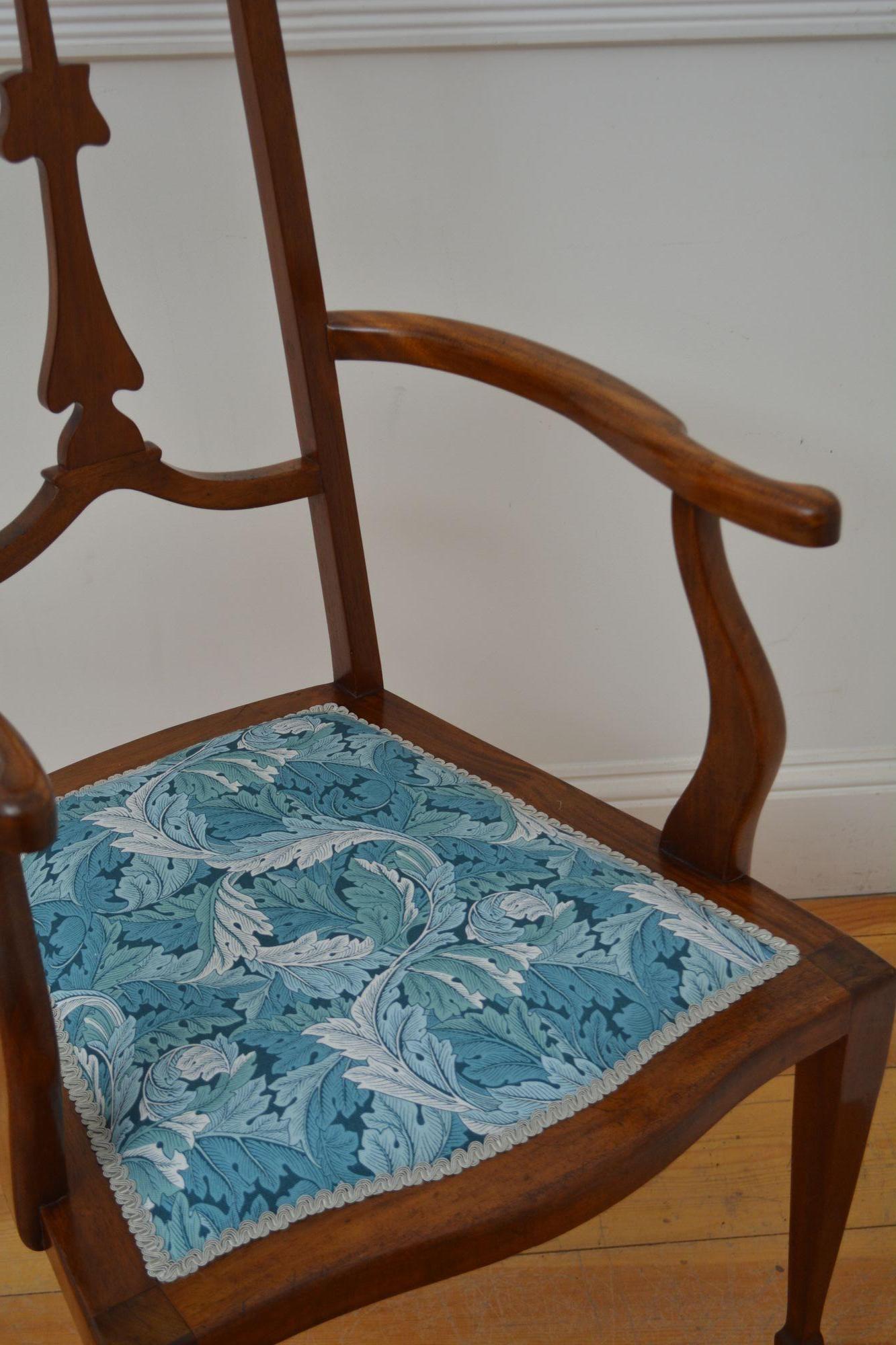 Fauteuil / Chaise d'appoint Art Nouveau en acajou en vente 6