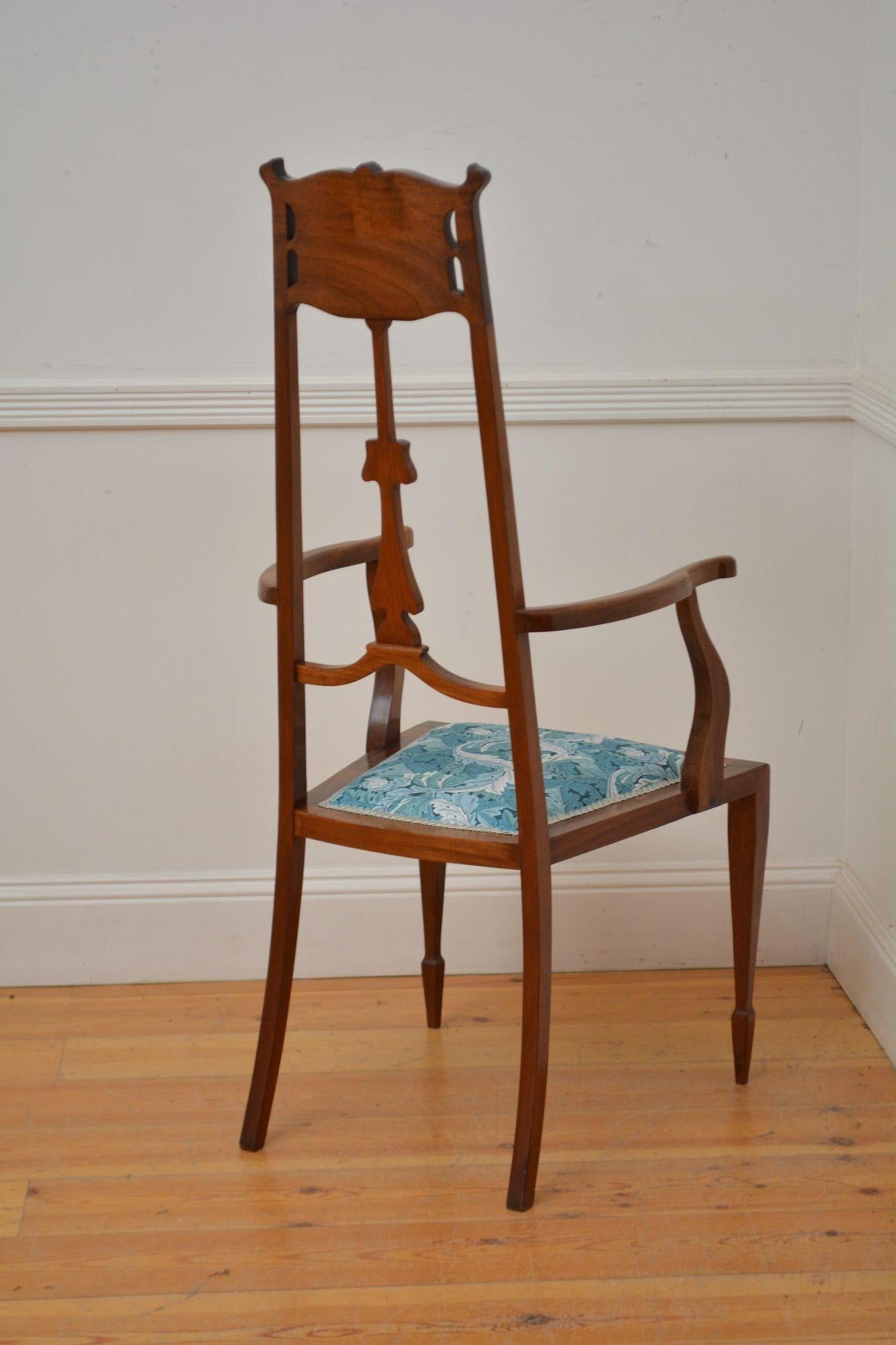 Acajou Fauteuil / Chaise d'appoint Art Nouveau en acajou en vente