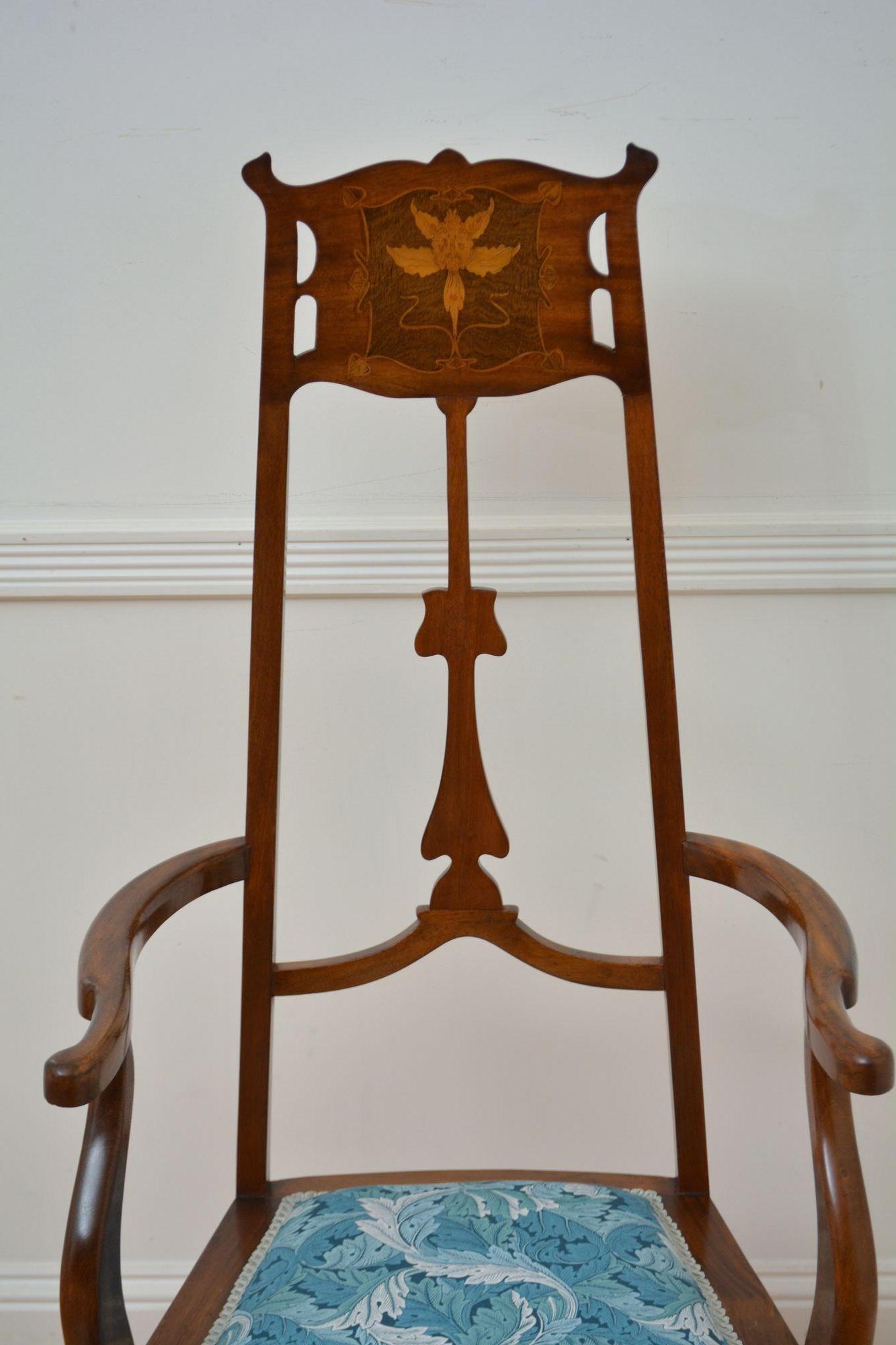 Fauteuil / Chaise d'appoint Art Nouveau en acajou en vente 4
