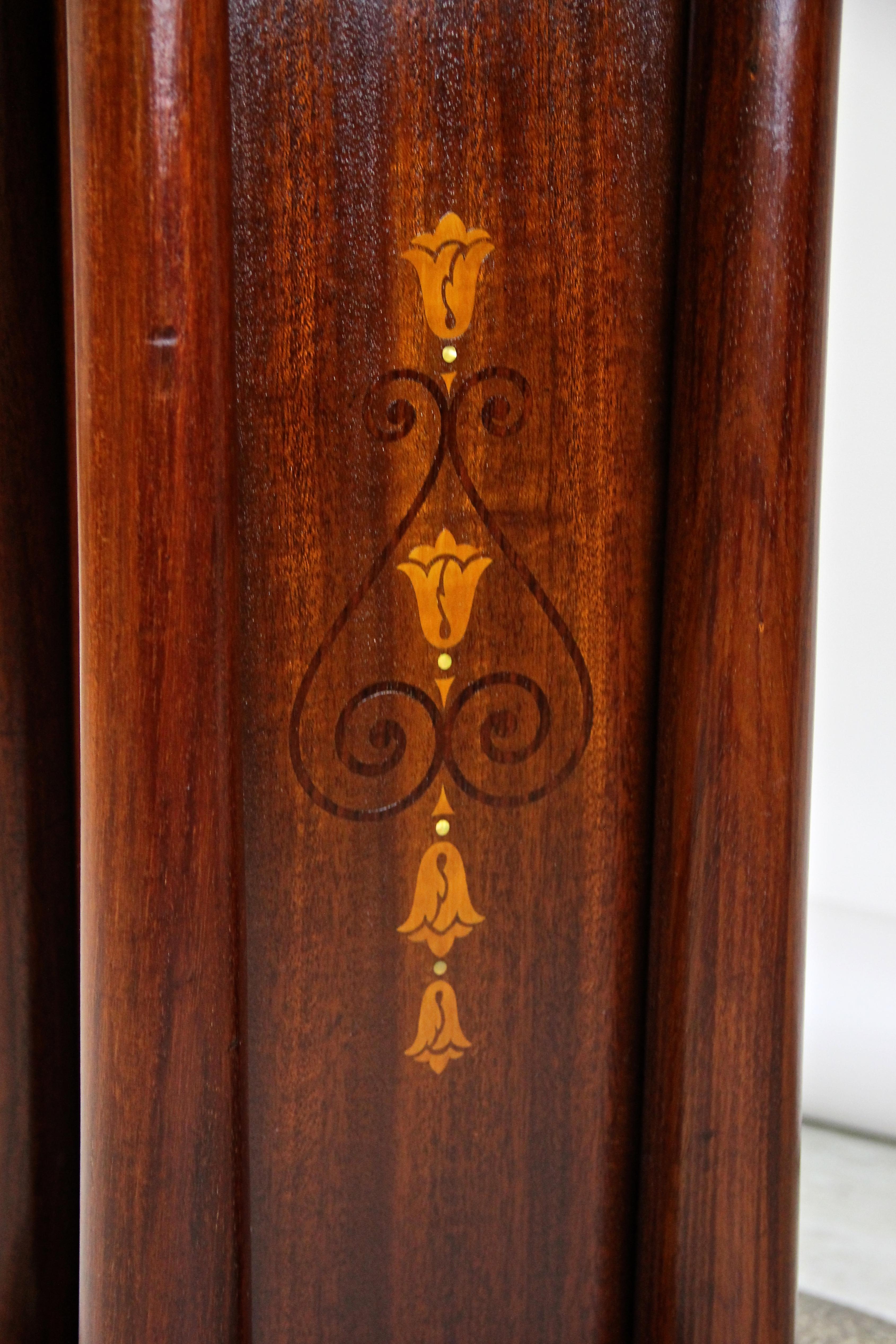 Art Nouveau Mahogany Gaming Table with Hammered Brass Base, Austria, circa 1910 5