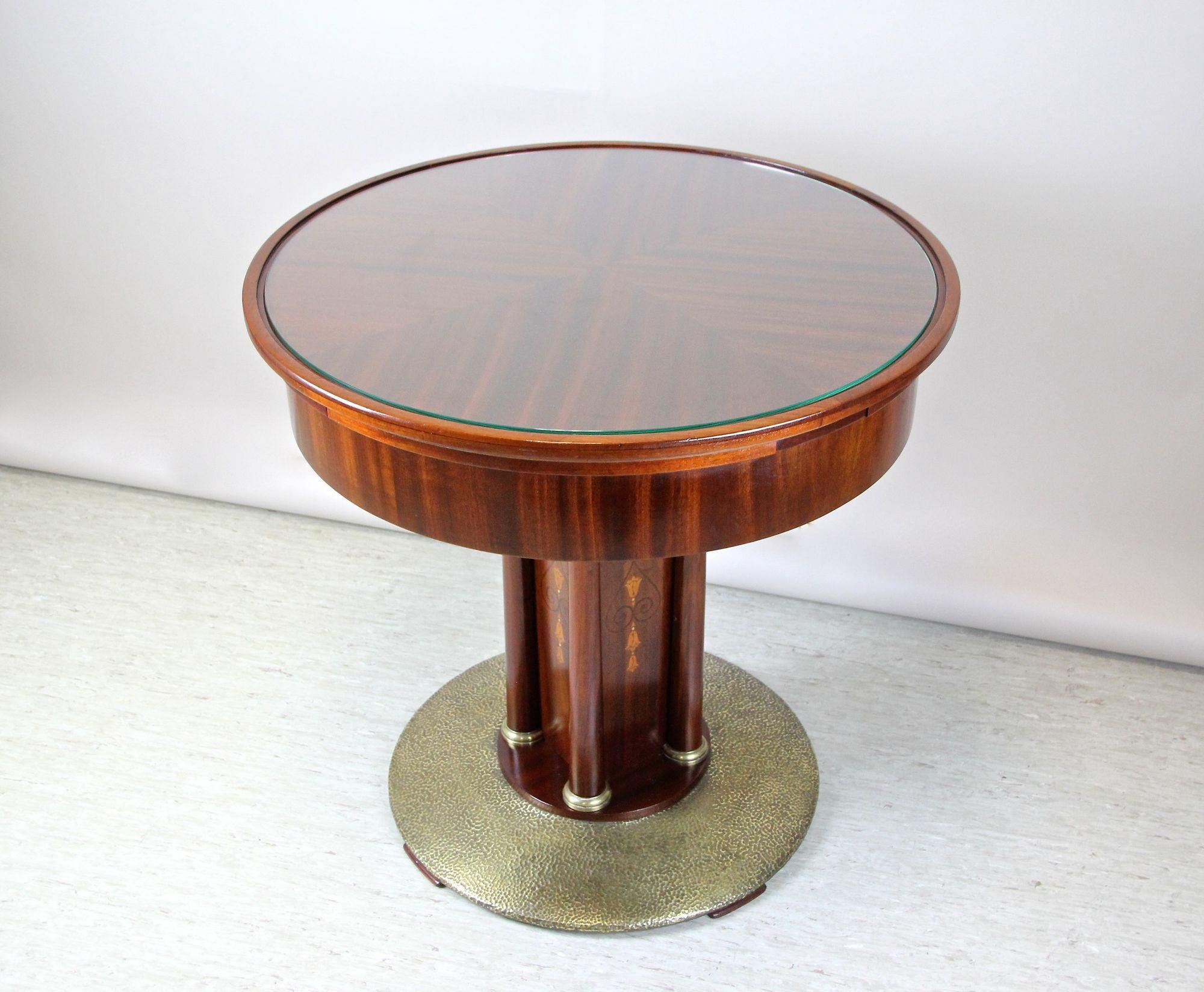 Art nouveau Table de jeu Art Nouveau en acajou avec base en laiton Hammer, Autriche, vers 1910 en vente