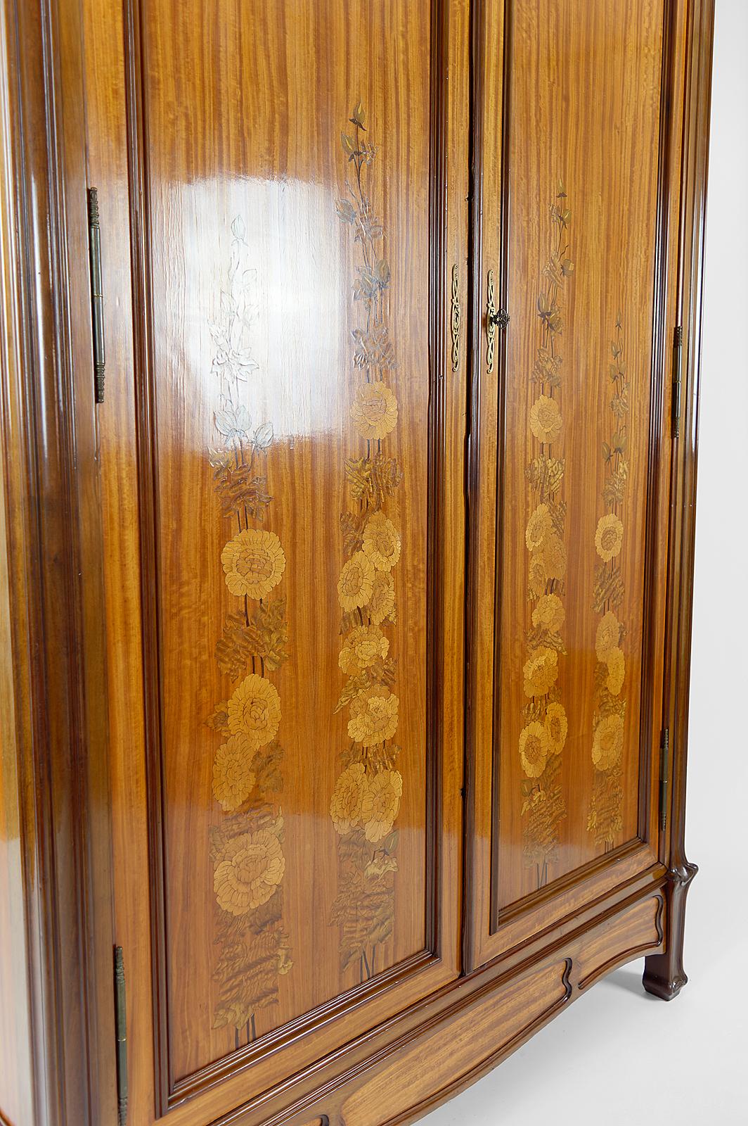 Art Nouveau Wood Inlaid Wardrobe, France, circa 1900 For Sale 3