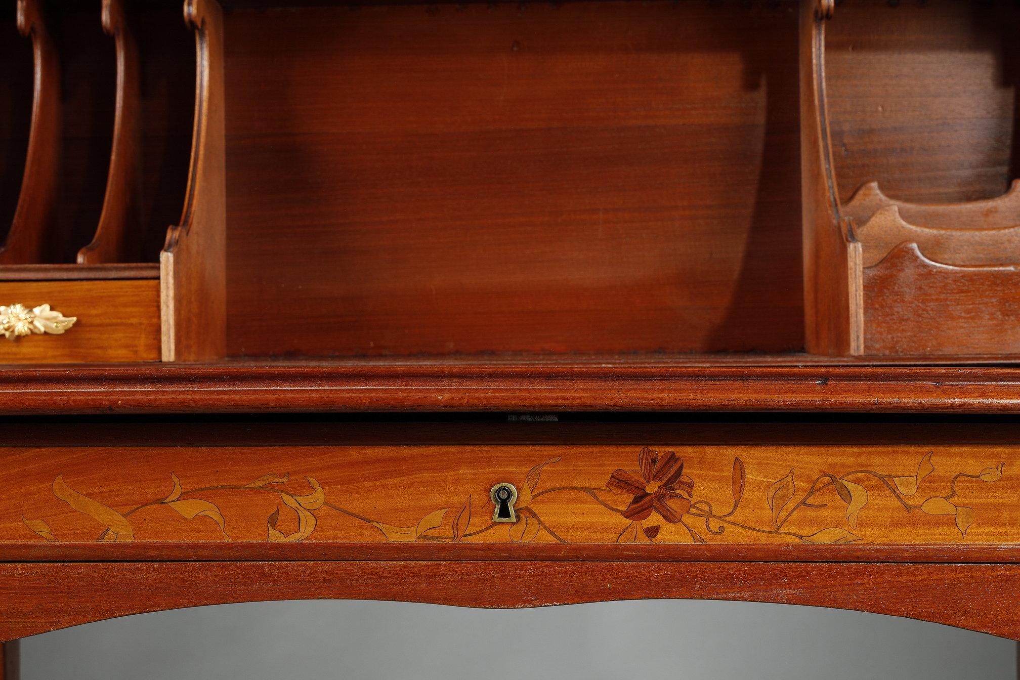 Art Nouveau Mahogany stepped desk For Sale 6