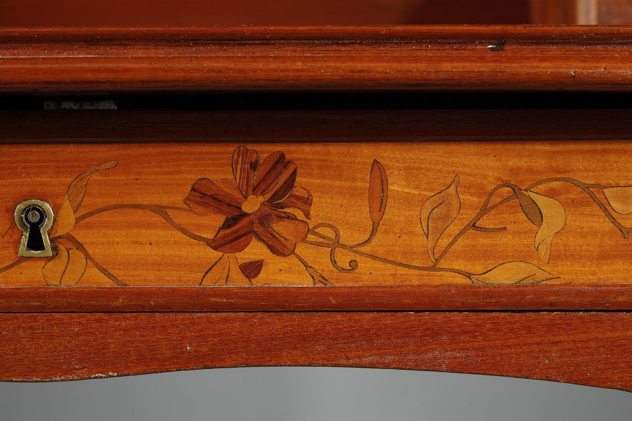 Art Nouveau Mahogany stepped desk For Sale 7