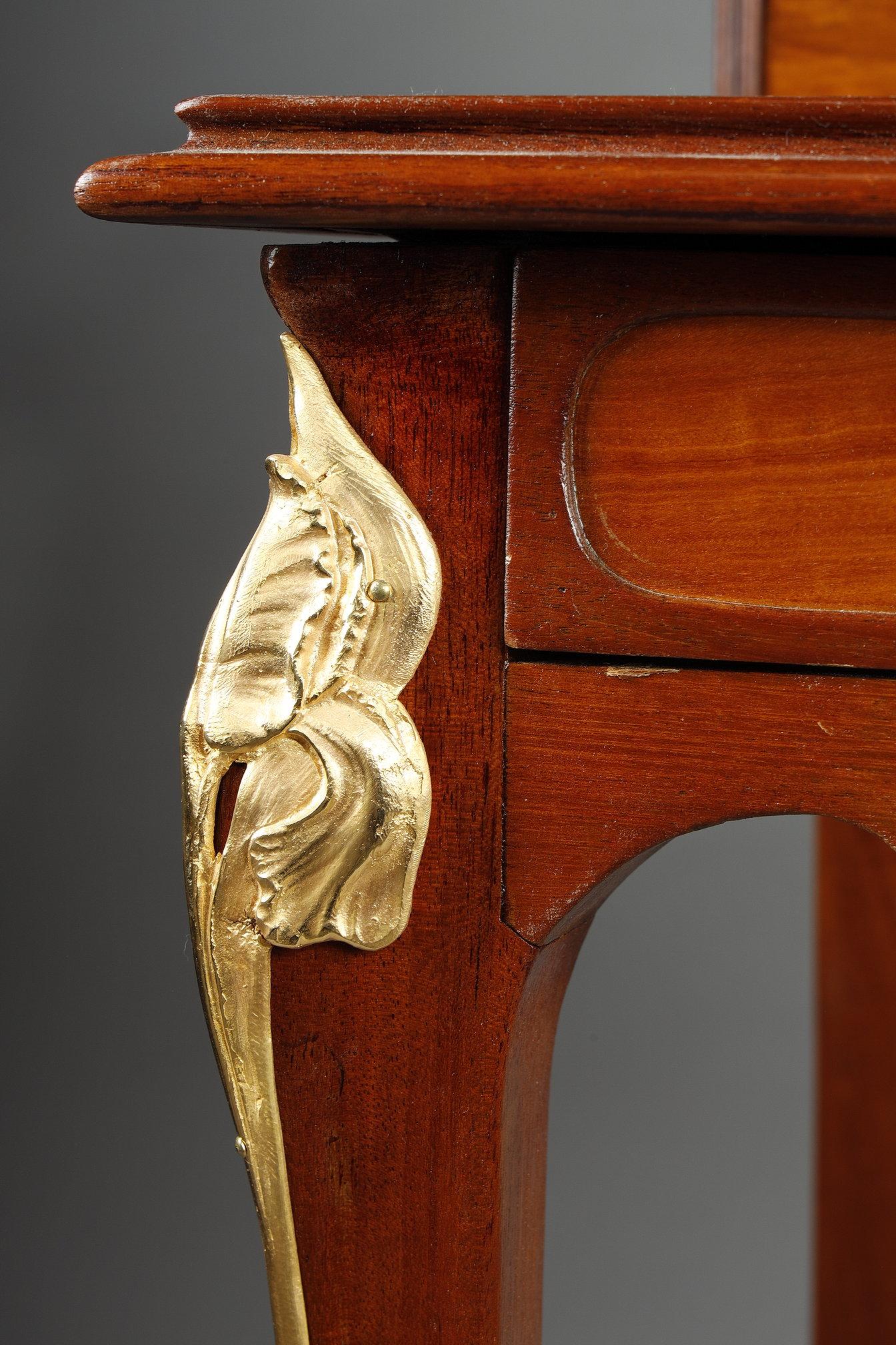Art Nouveau Mahogany stepped desk For Sale 8