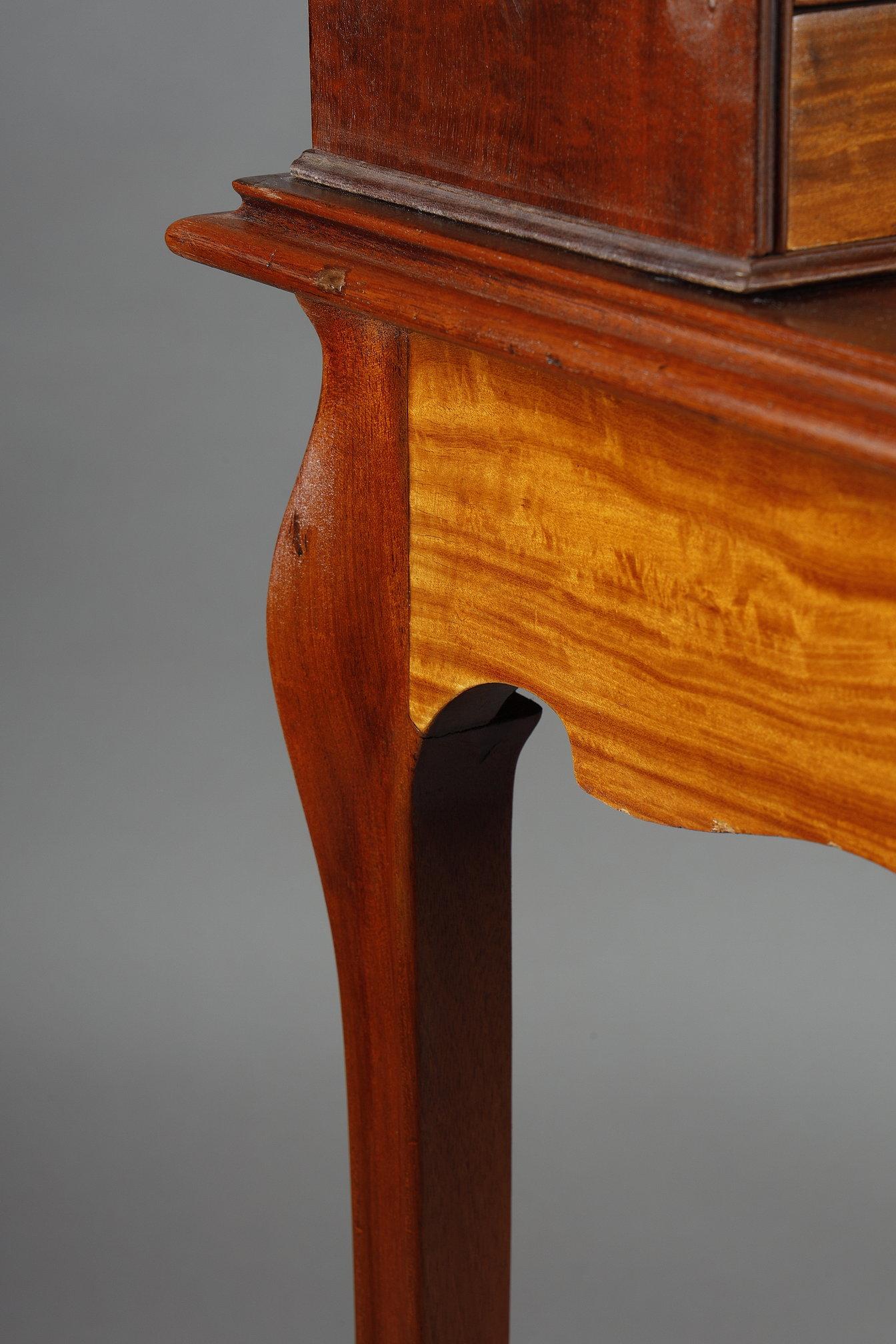 Art Nouveau Mahogany stepped desk For Sale 13