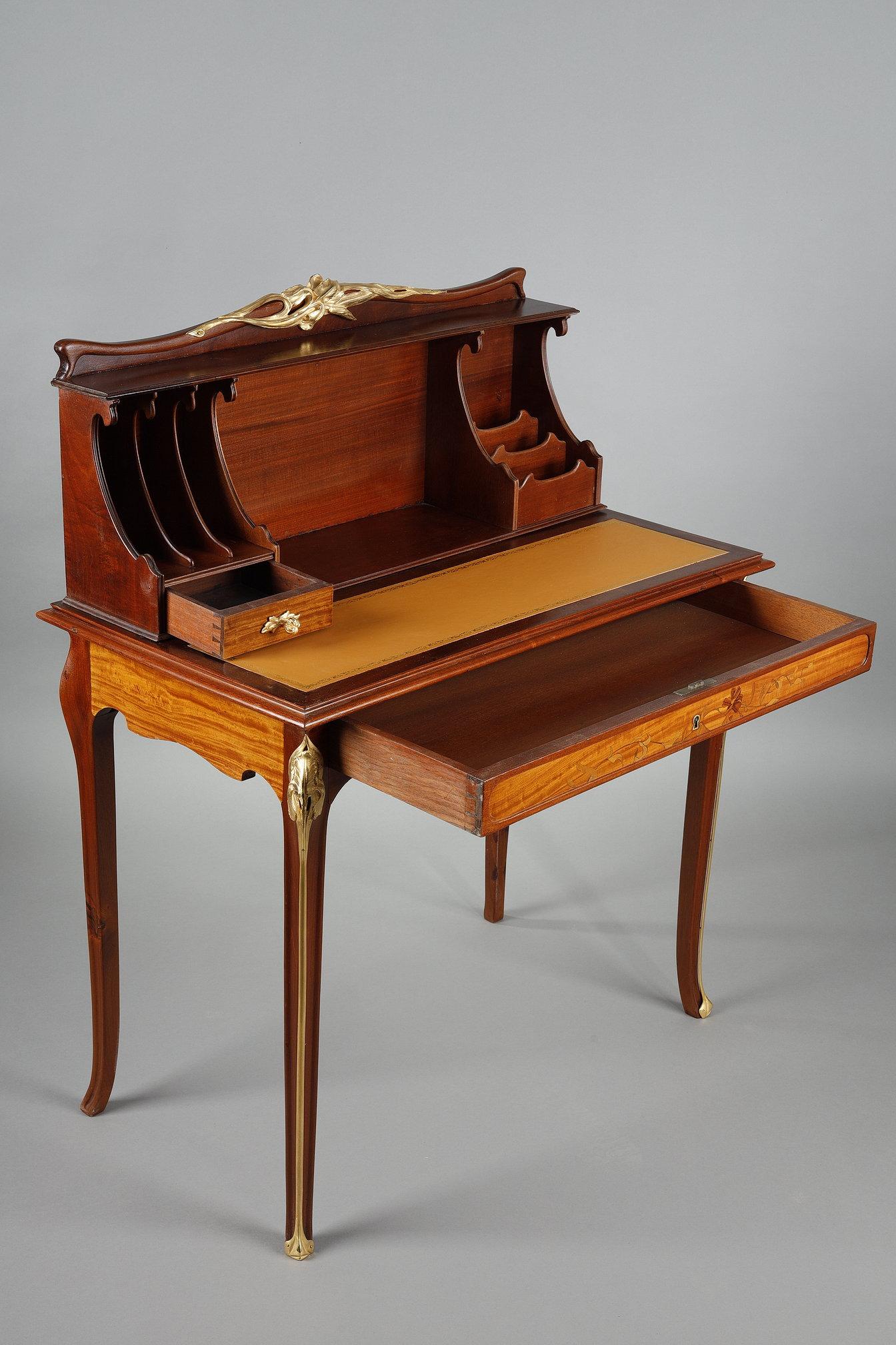 Veneer Art Nouveau Mahogany stepped desk For Sale