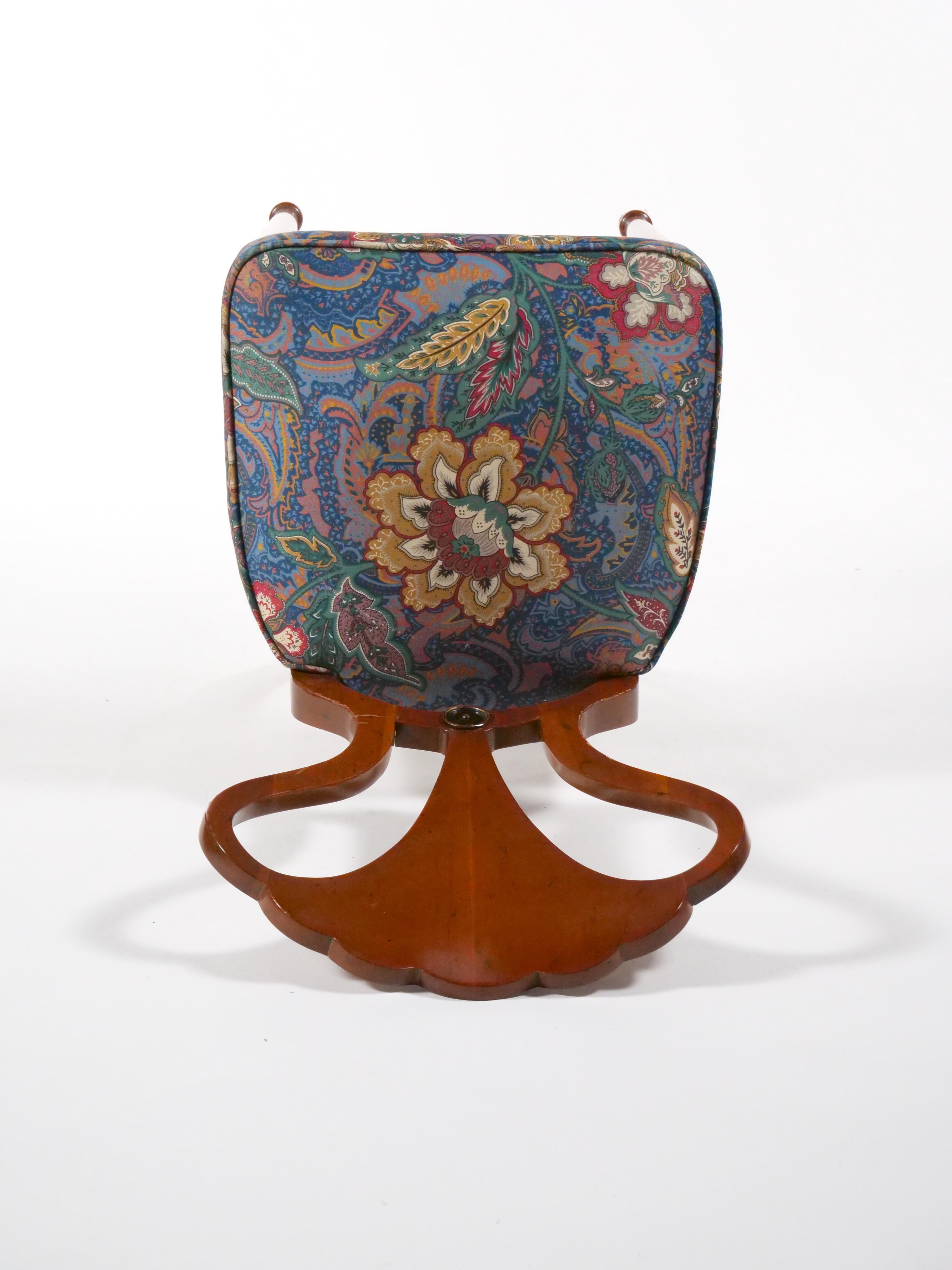 Art Nouveau Mahogany Wood Frame Shield Back Dining Chairs Set / Six 3