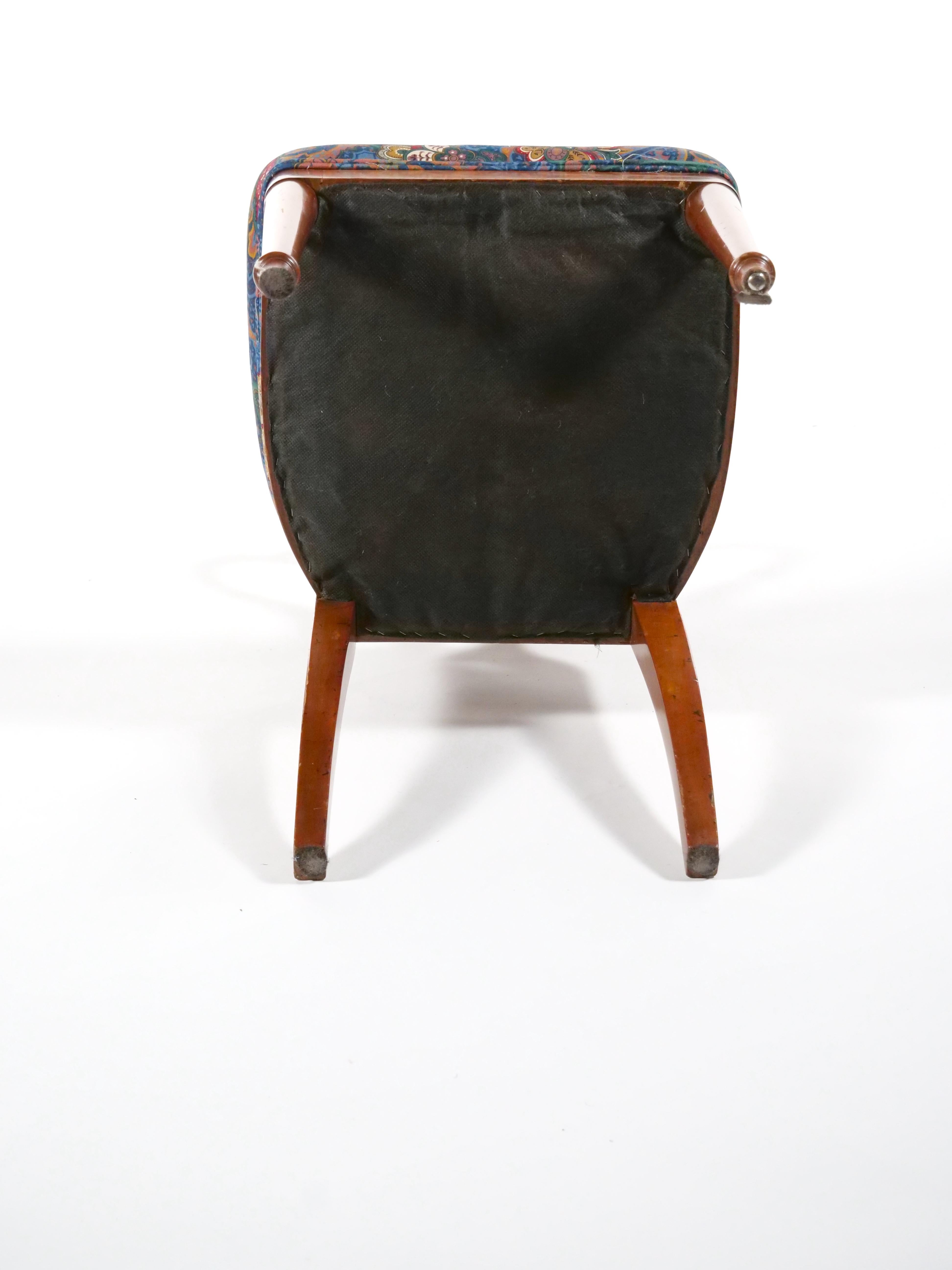 Art Nouveau Mahogany Wood Frame Shield Back Dining Chairs Set / Six 4