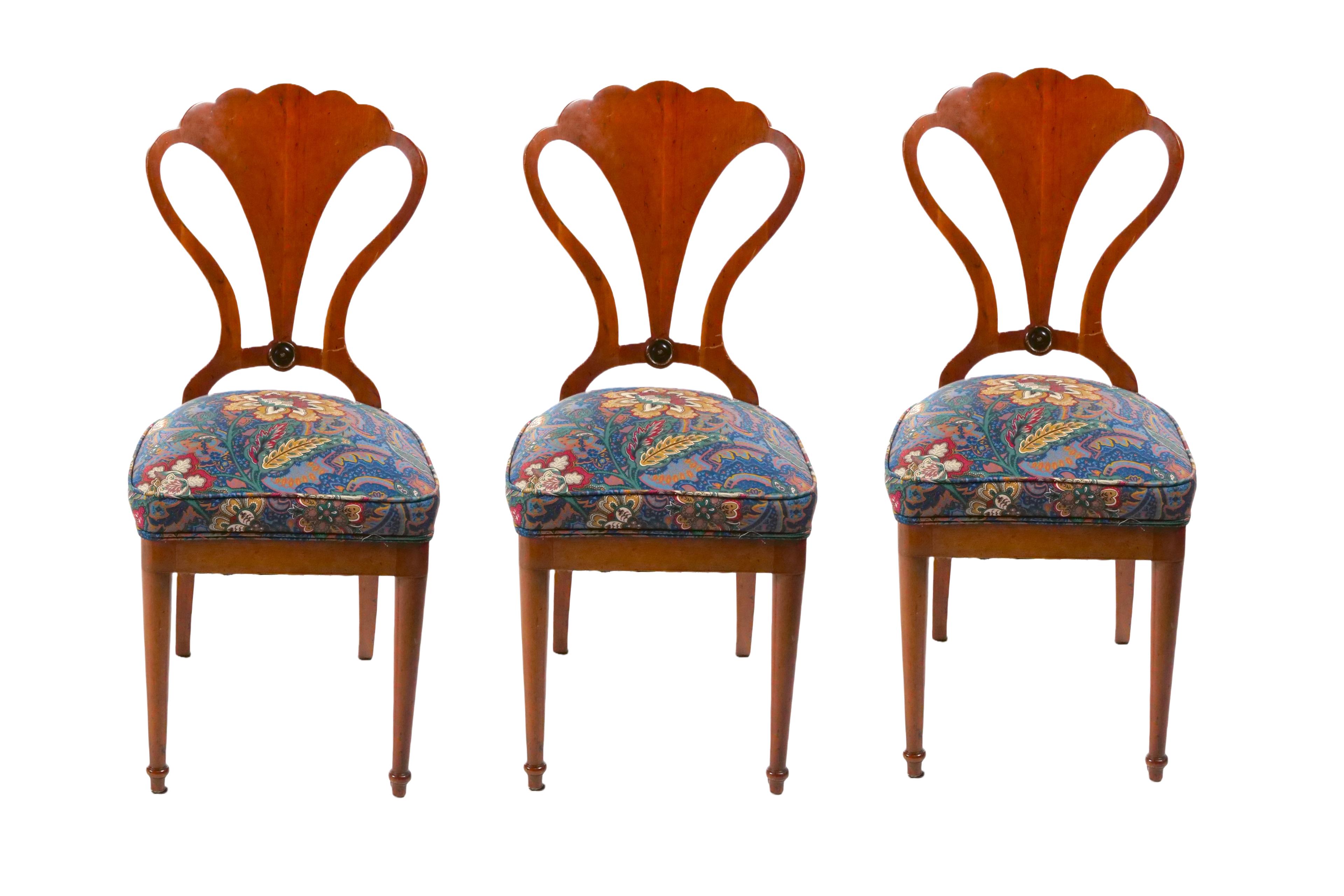 Art Nouveau Mahogany Wood Frame Shield Back Dining Chairs Set / Six 9