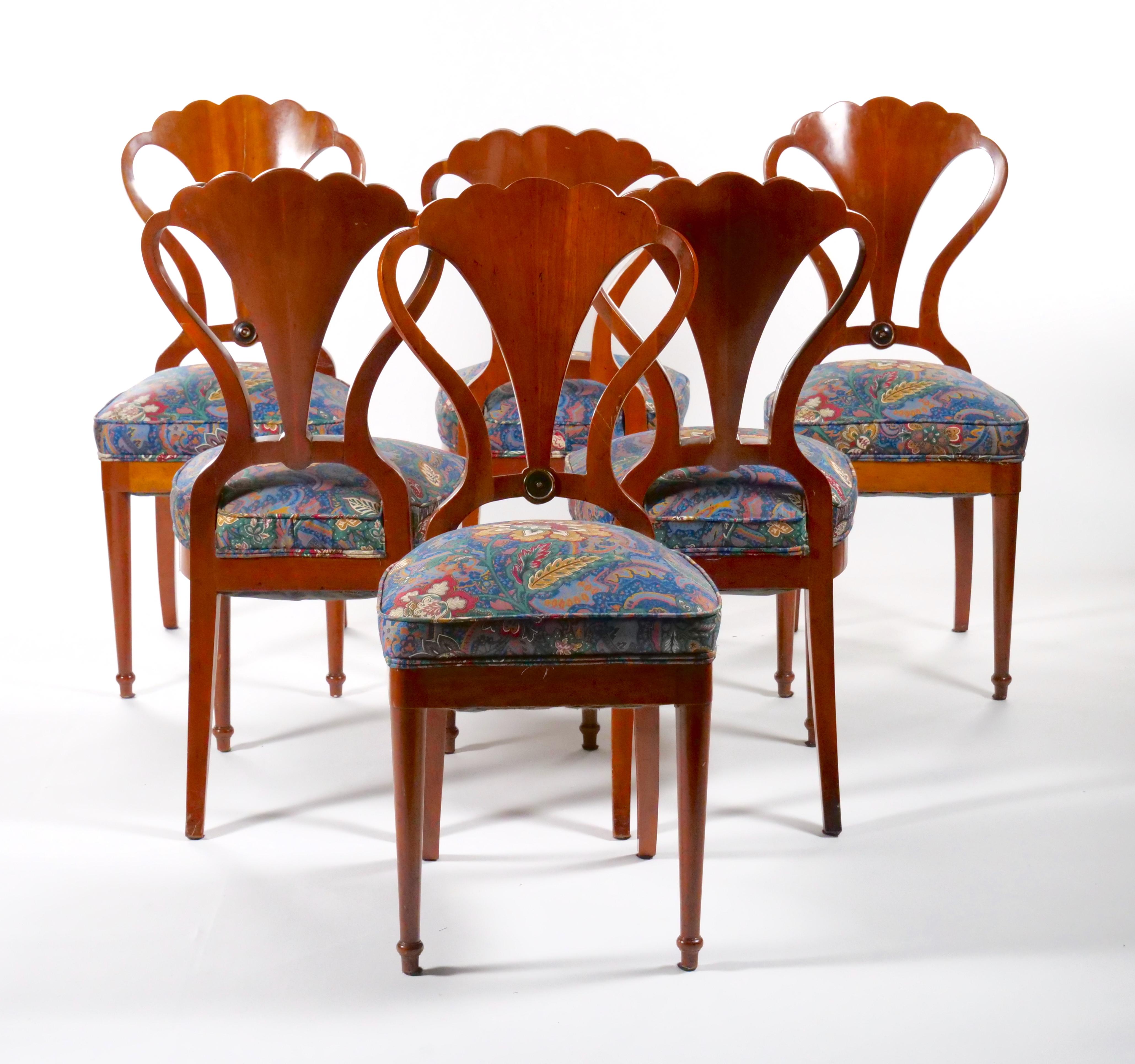 Hand-Carved Art Nouveau Mahogany Wood Frame Shield Back Dining Chairs Set / Six