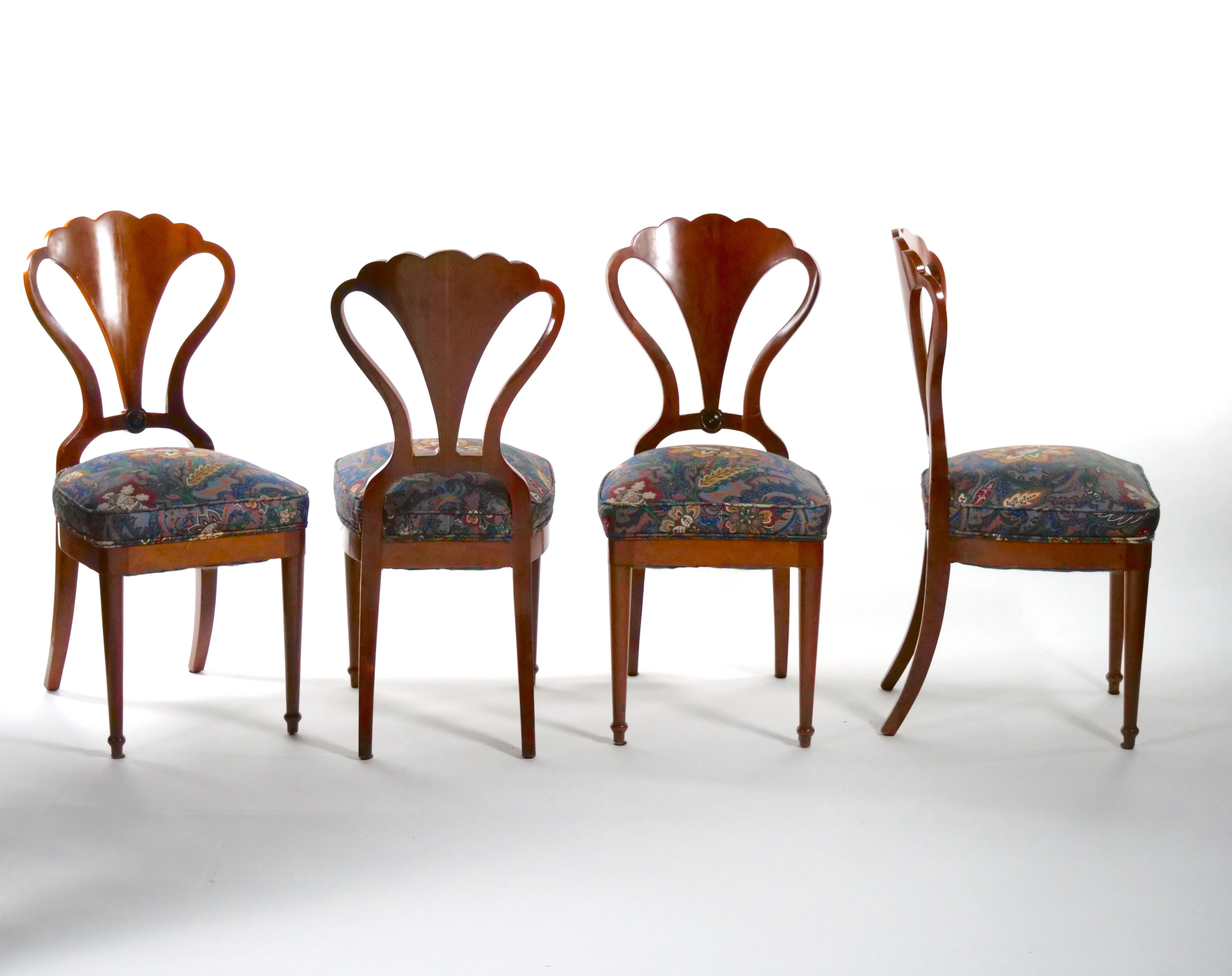 19th Century Art Nouveau Mahogany Wood Frame Shield Back Dining Chairs Set / Six
