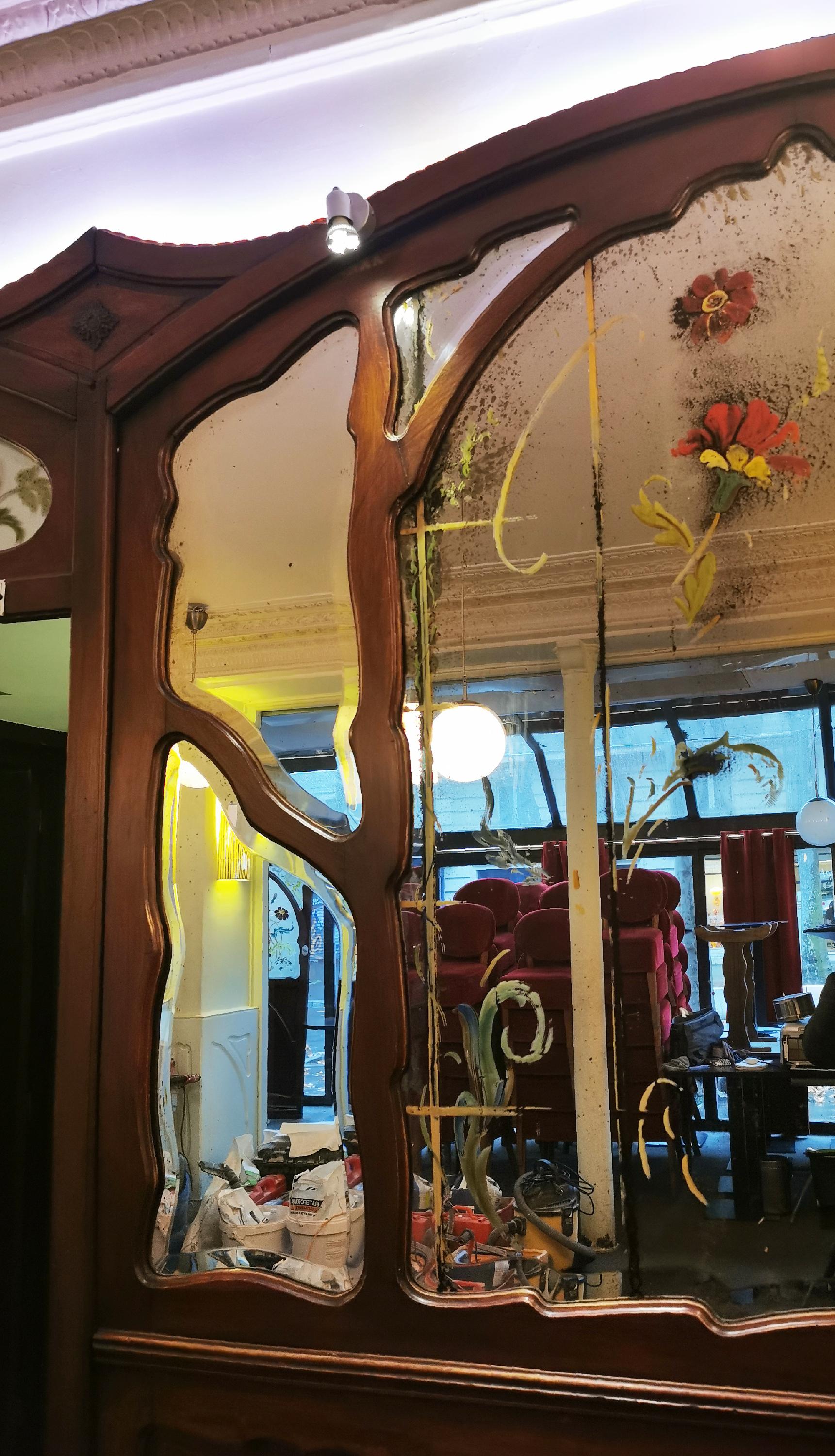 Art Nouveau mahogany woodwork from Café Barjot in Paris, 1905 For Sale 1