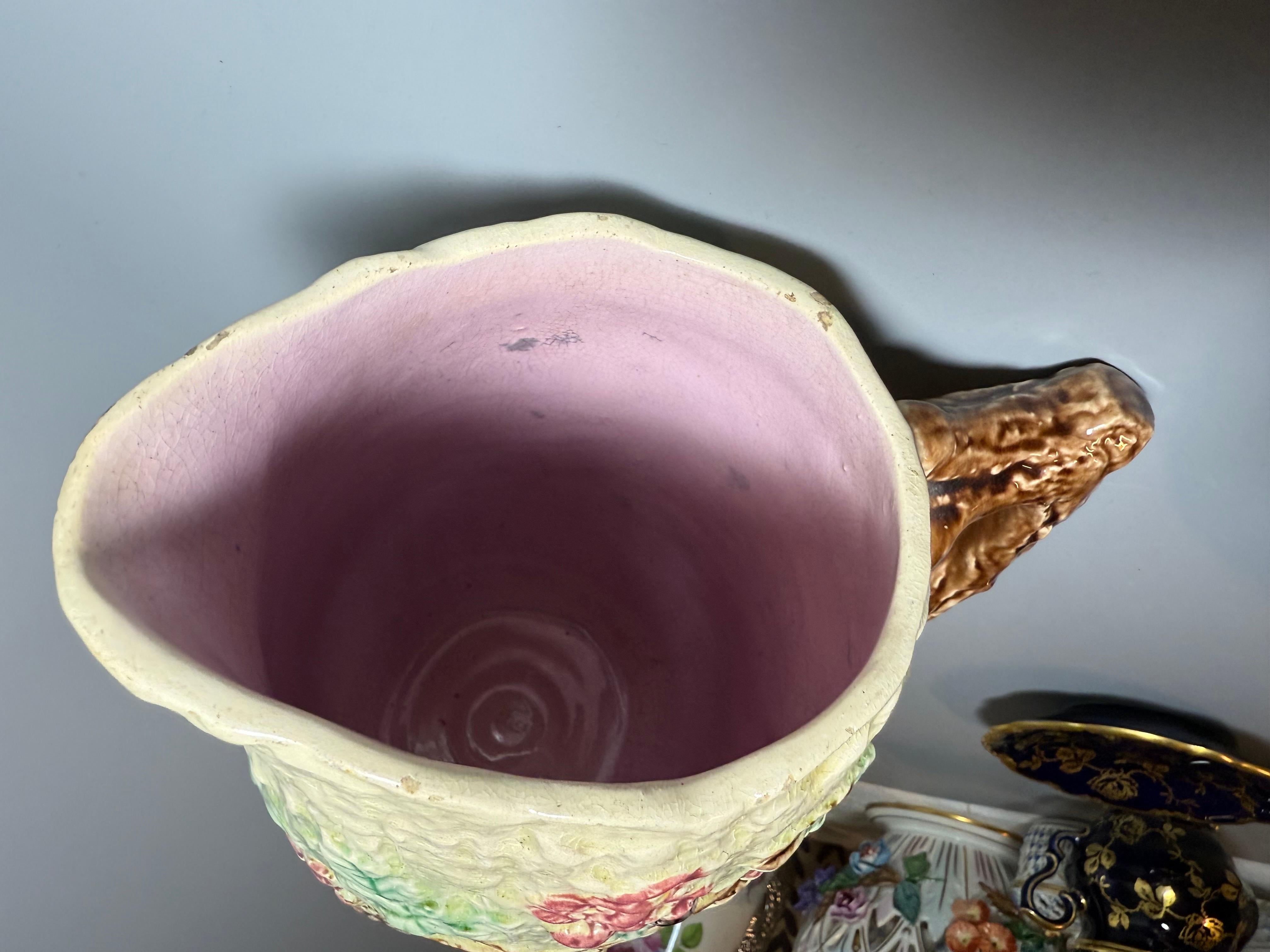 XIX secolo Maiolica Art Nouveau Una Grande Brocca Inghilterra in vendita
