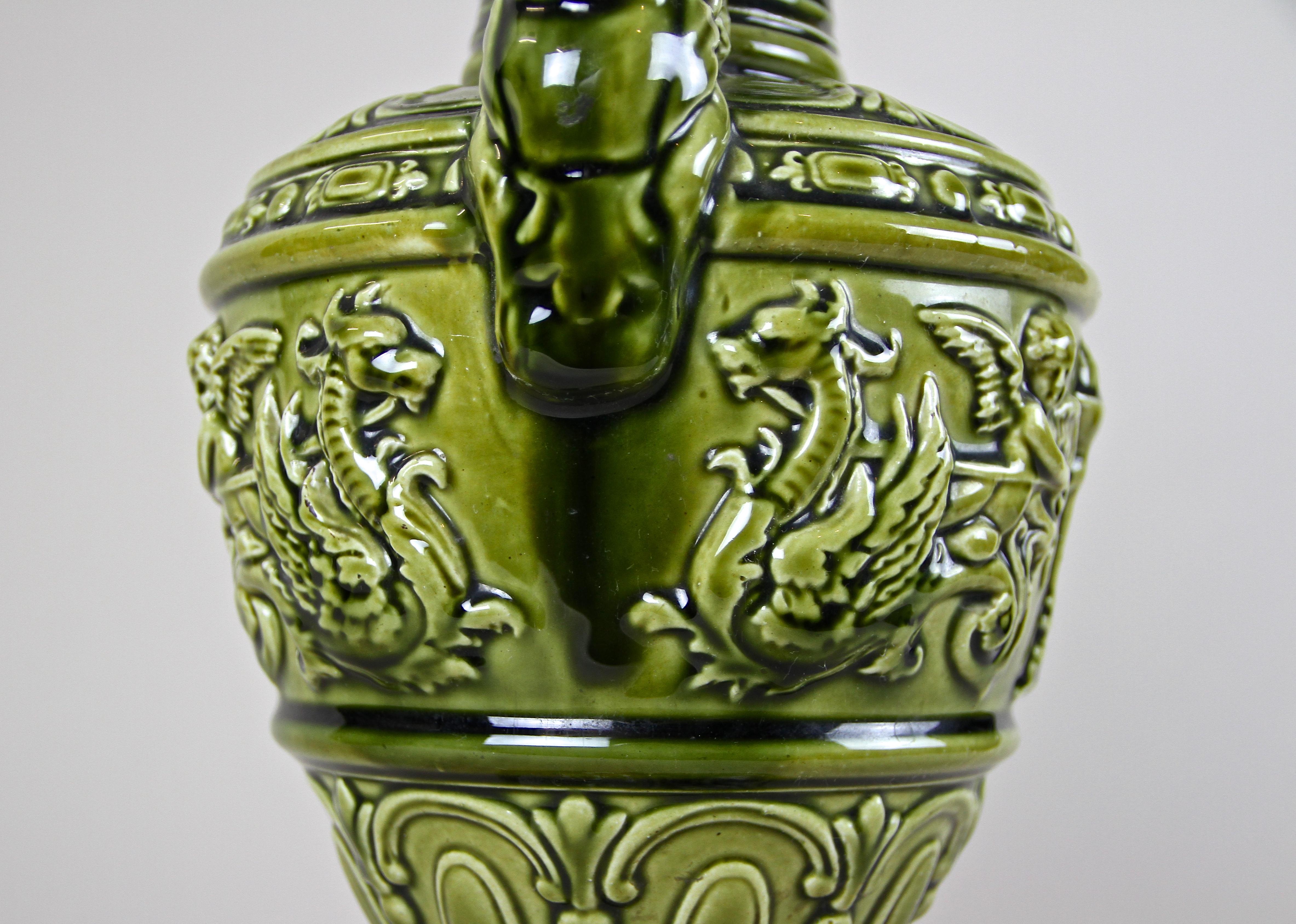 Vase Amphora en majolique Art Nouveau de Schuetz Cilli, vers 1900 4