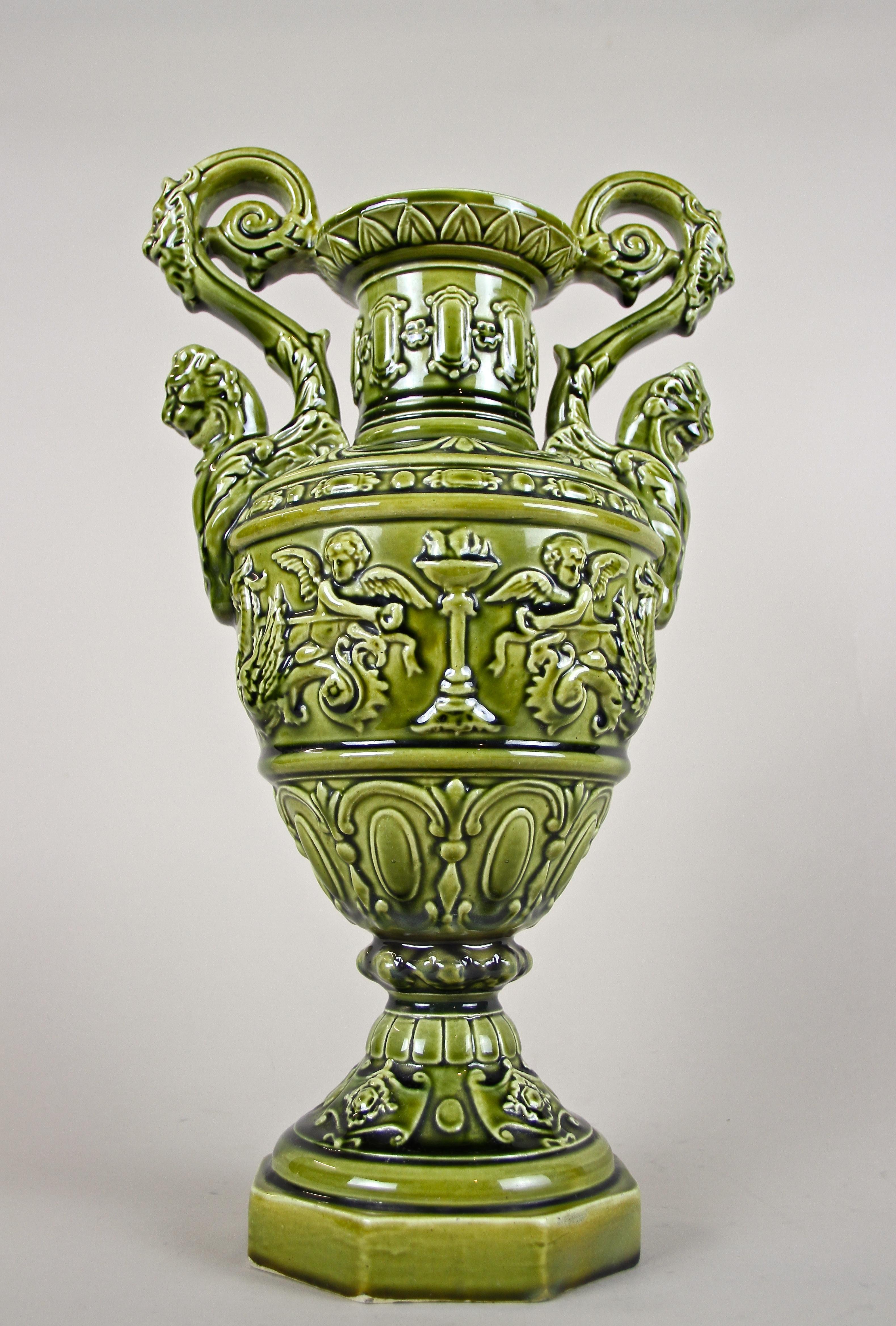 Vase Amphora en majolique Art Nouveau de Schuetz Cilli, vers 1900 5