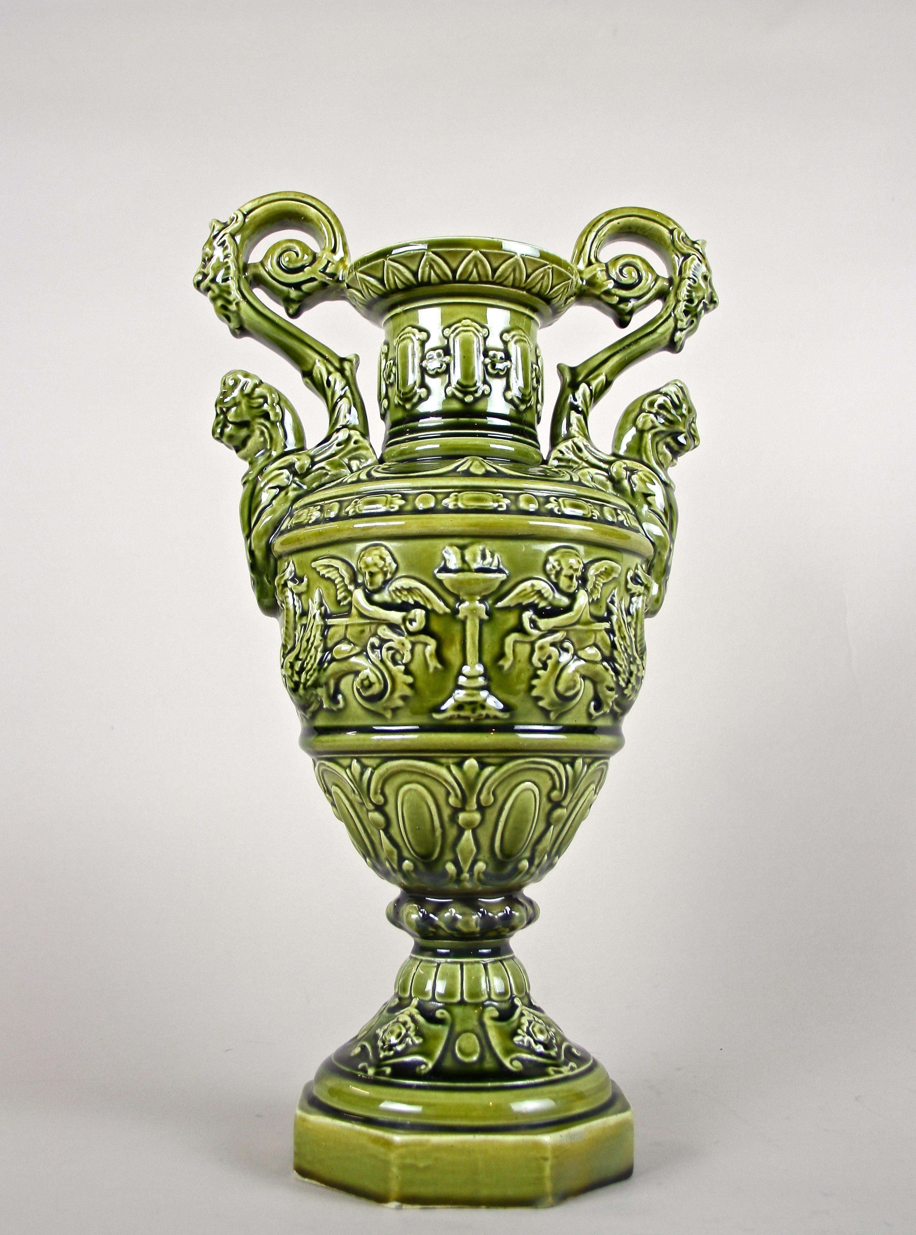 Vase Amphora en majolique Art Nouveau de Schuetz Cilli, vers 1900 6