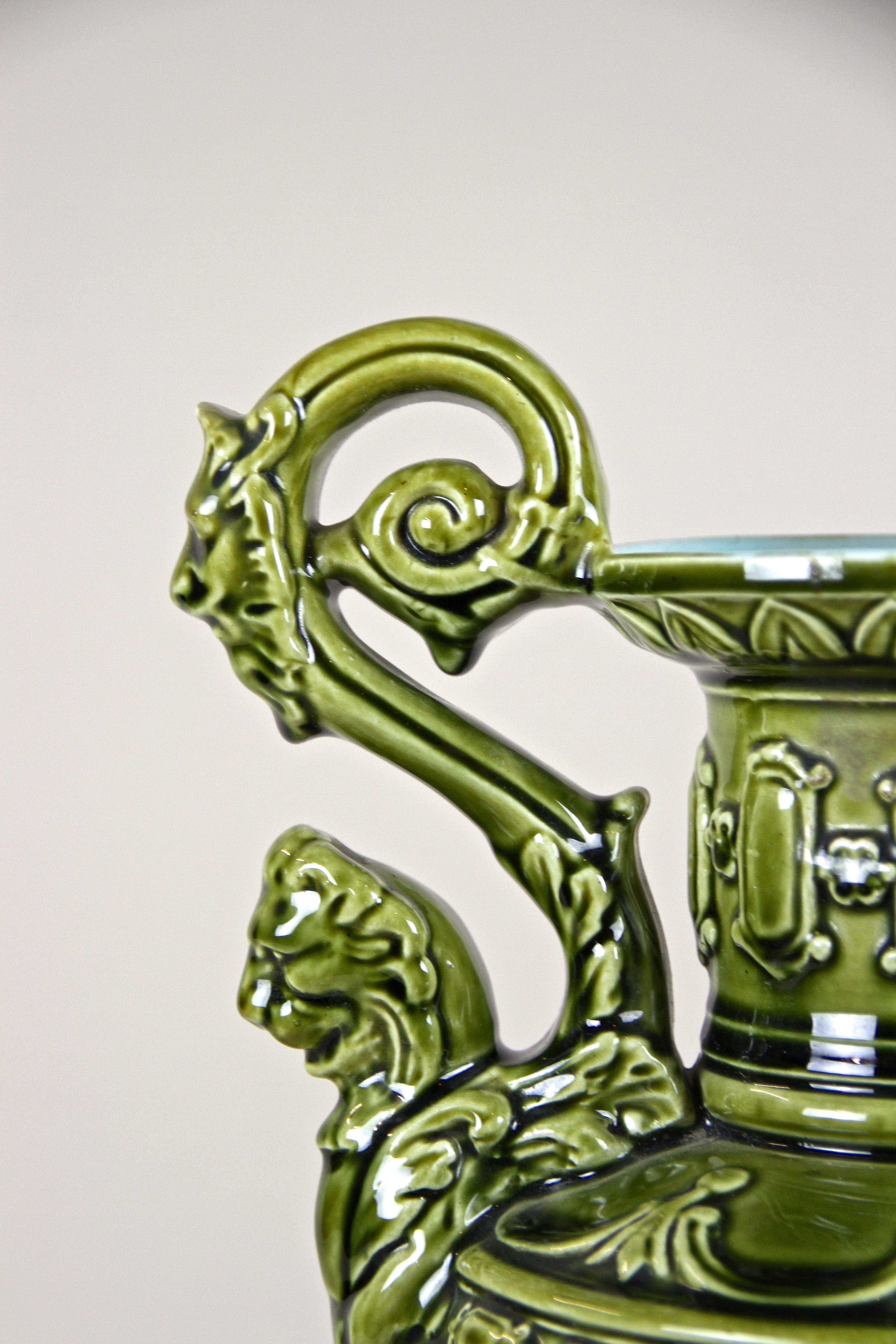 Vase Amphora en majolique Art Nouveau de Schuetz Cilli, vers 1900 10