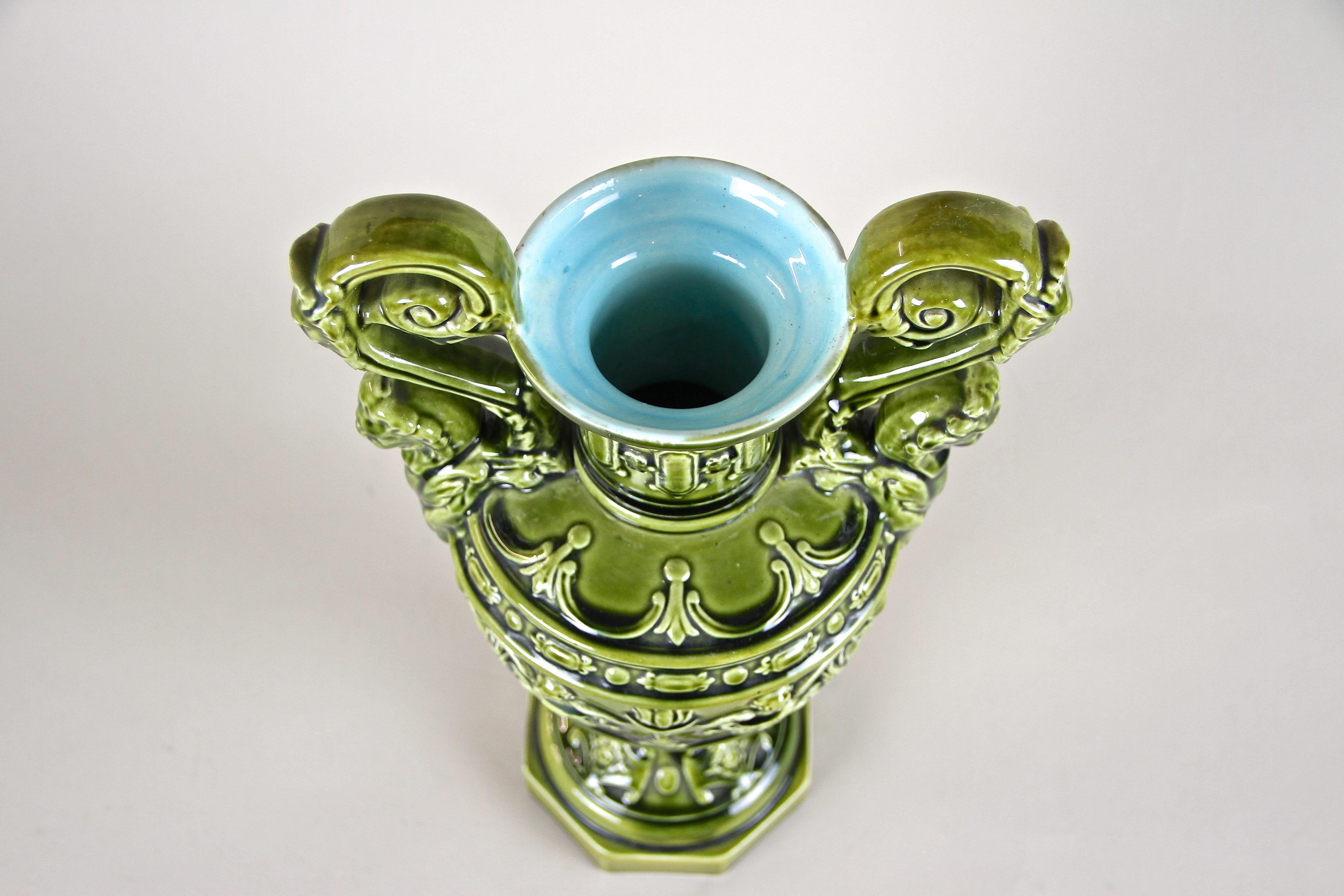 Vase Amphora en majolique Art Nouveau de Schuetz Cilli, vers 1900 11