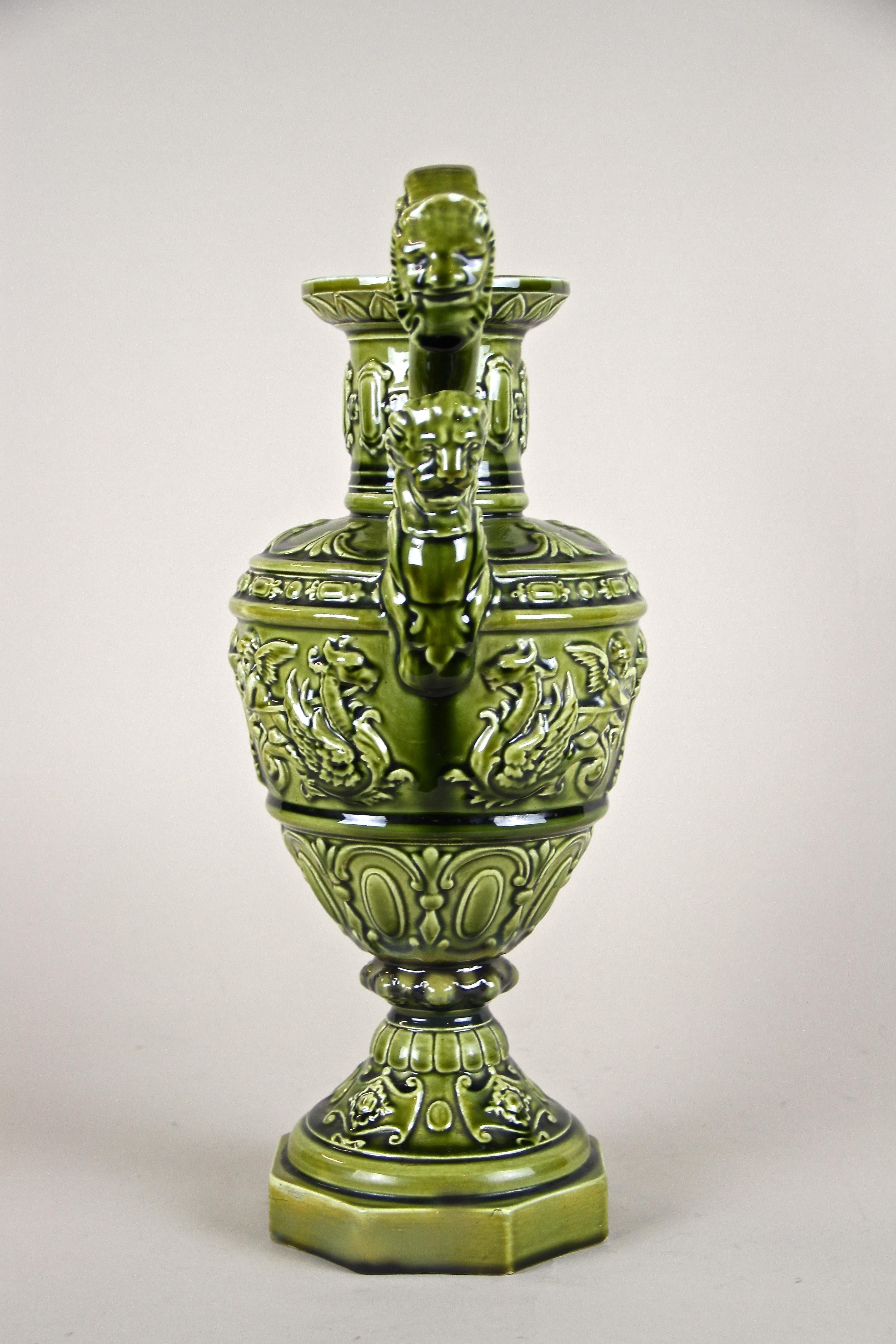 Vase Amphora en majolique Art Nouveau de Schuetz Cilli, vers 1900 Bon état à Lichtenberg, AT