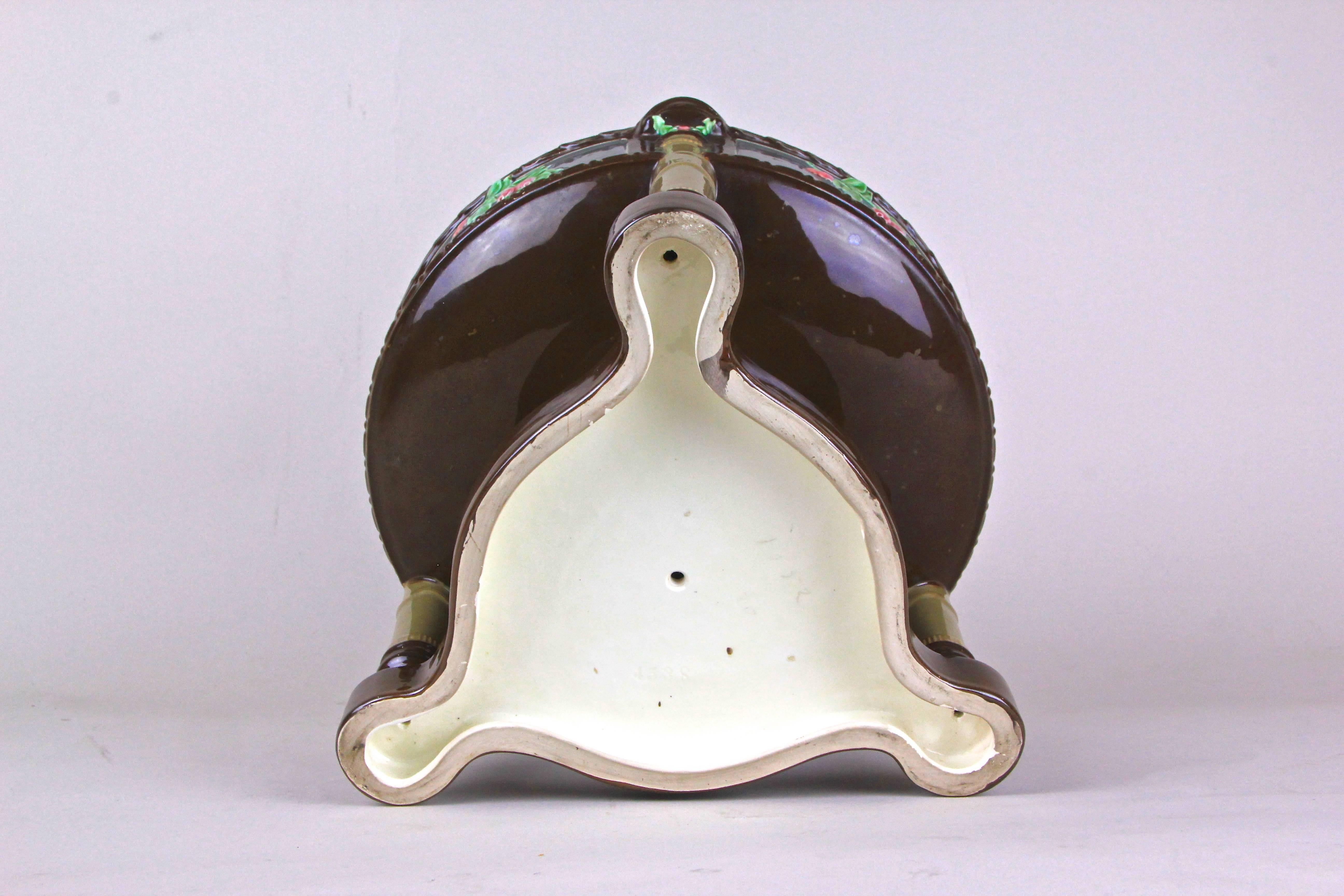 Art Nouveau Majolica Centerpiece Bowl by Eichwald, Bohemia, circa 1910 2