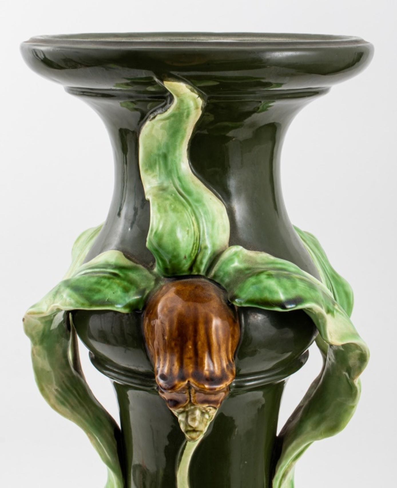 Art Nouveau Majolica Ceramic Plant Stand In Good Condition In New York, NY