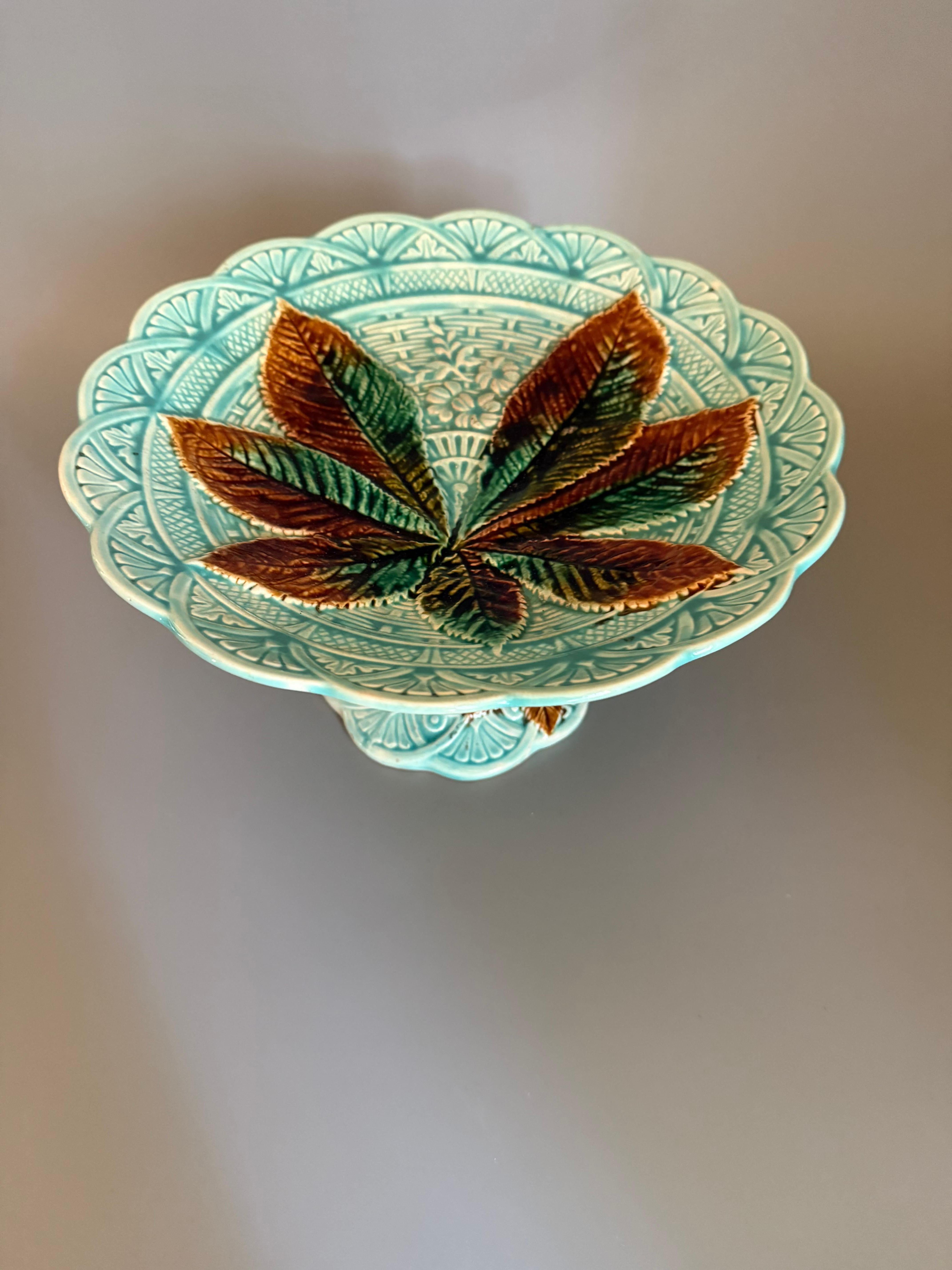 Art Nouveau Majolica Chestnut Leaf Six pieces Rörstrand Sweden 1880 For Sale 8