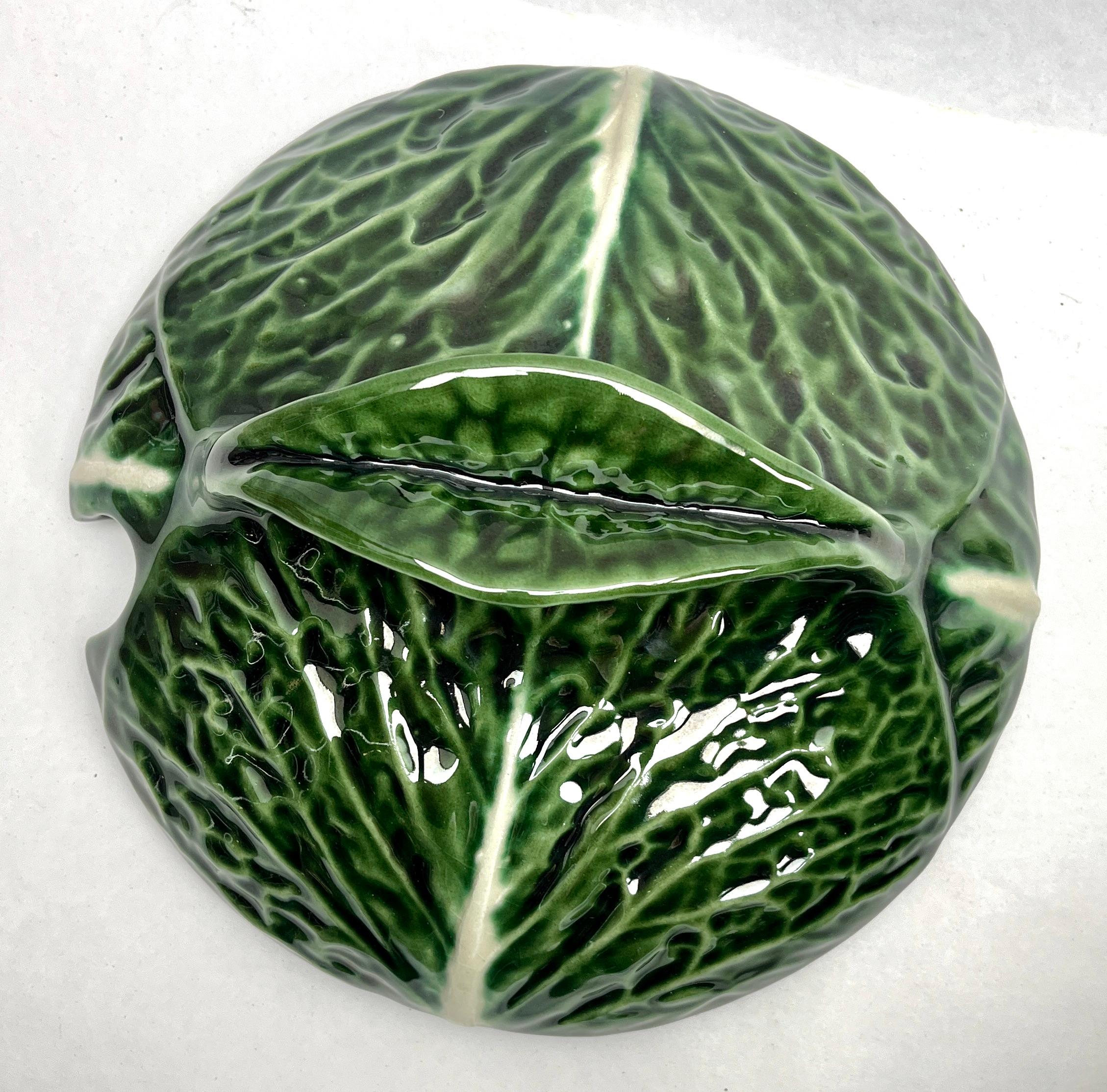 Art Nouveau Majolica glazed tableware set of 10 pieces Leaves pattern in relief. For Sale 4