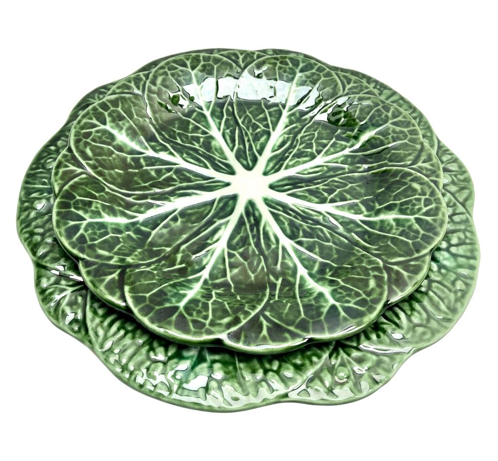 Art Nouveau Majolica glazed tableware set of 10 pieces Leaves pattern in relief. For Sale 1
