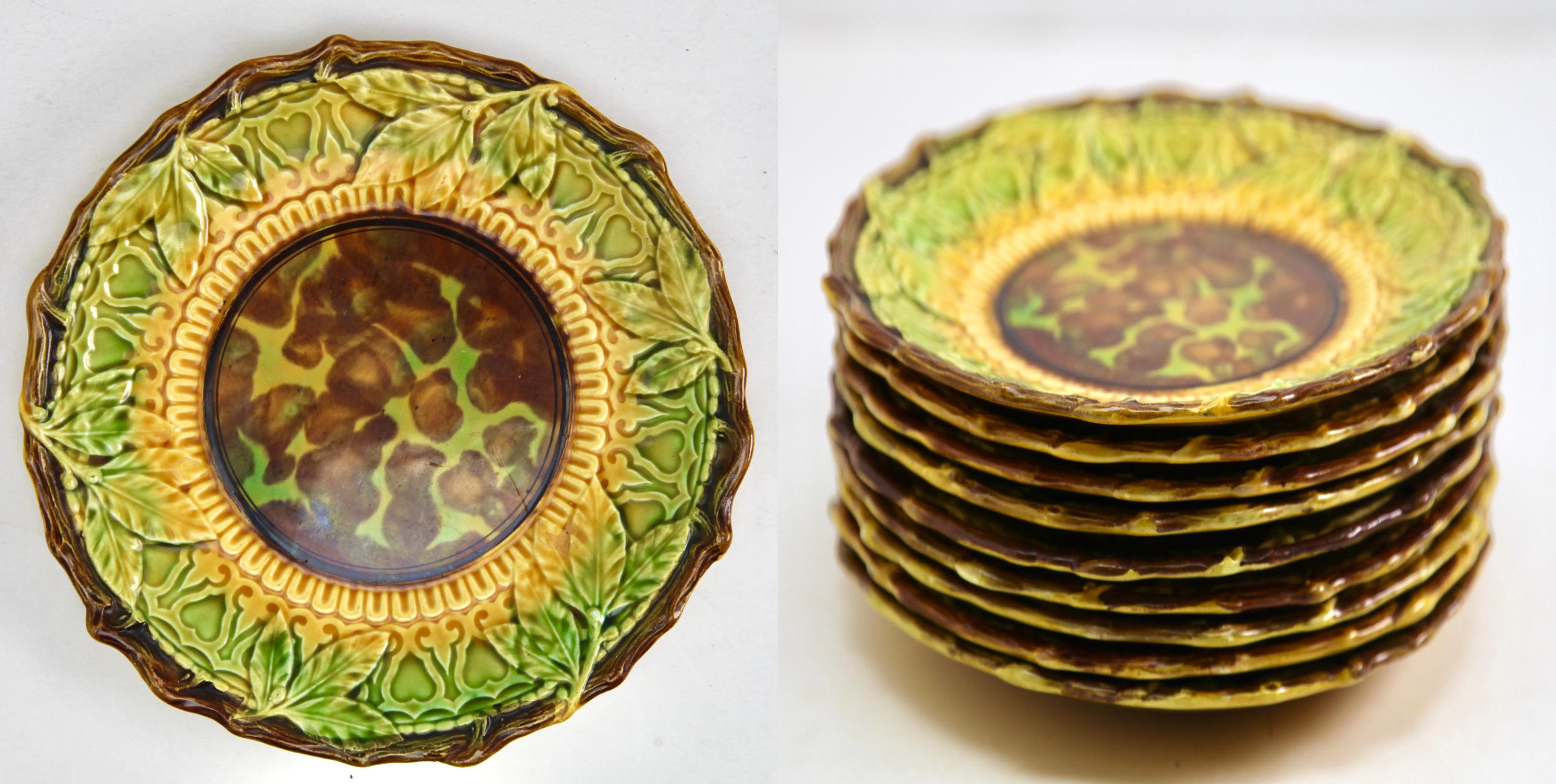 Art Nouveau Majolica glazed tableware set of 9 pieces Leaves pattern in relief. For Sale 1