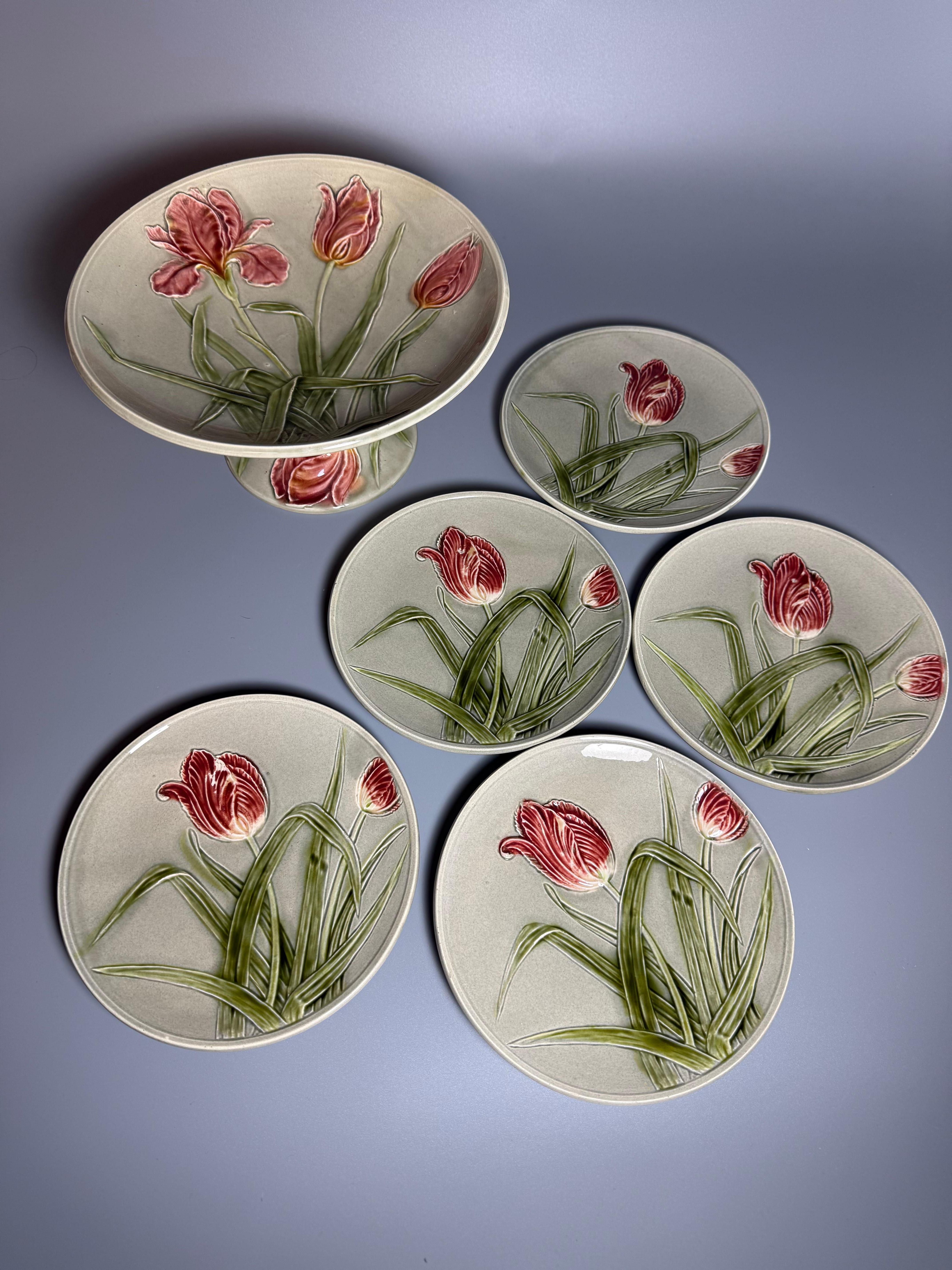 Art Nouveau Majolica Green Tulips One Centre piece Five Plates Germany For Sale 10