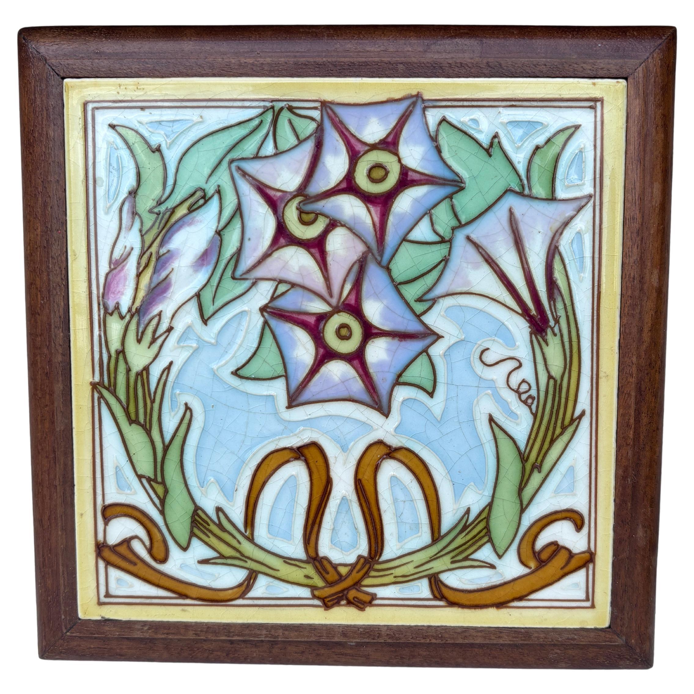 Sottopentola in maiolica Art Nouveau Morning Glory Circa 1900 in vendita