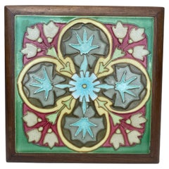 Salvamanteles de mayólica Art Nouveau Circa 1900