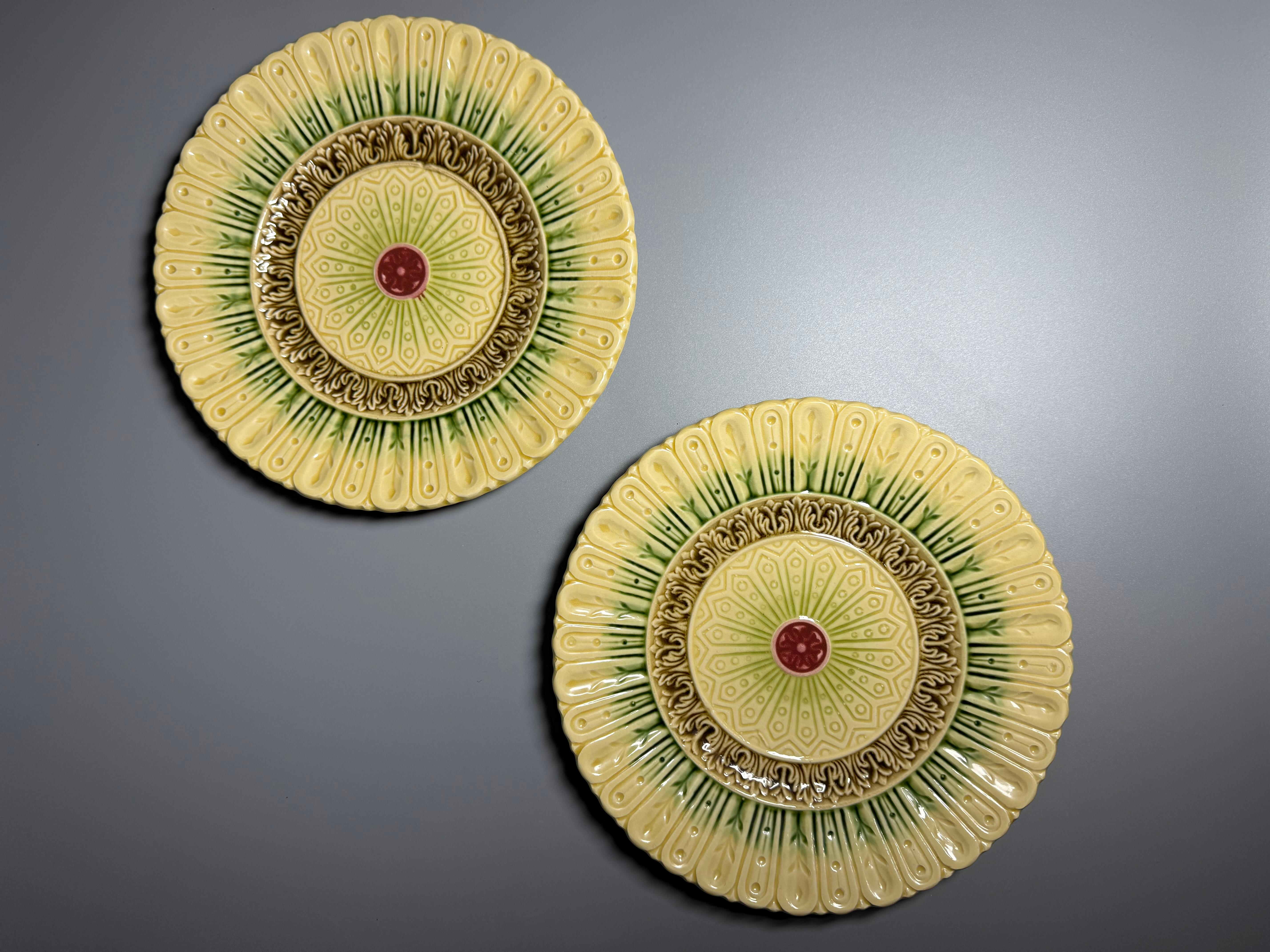 Due piatti in maiolica Art Nouveau Germania XX secolo in vendita 4