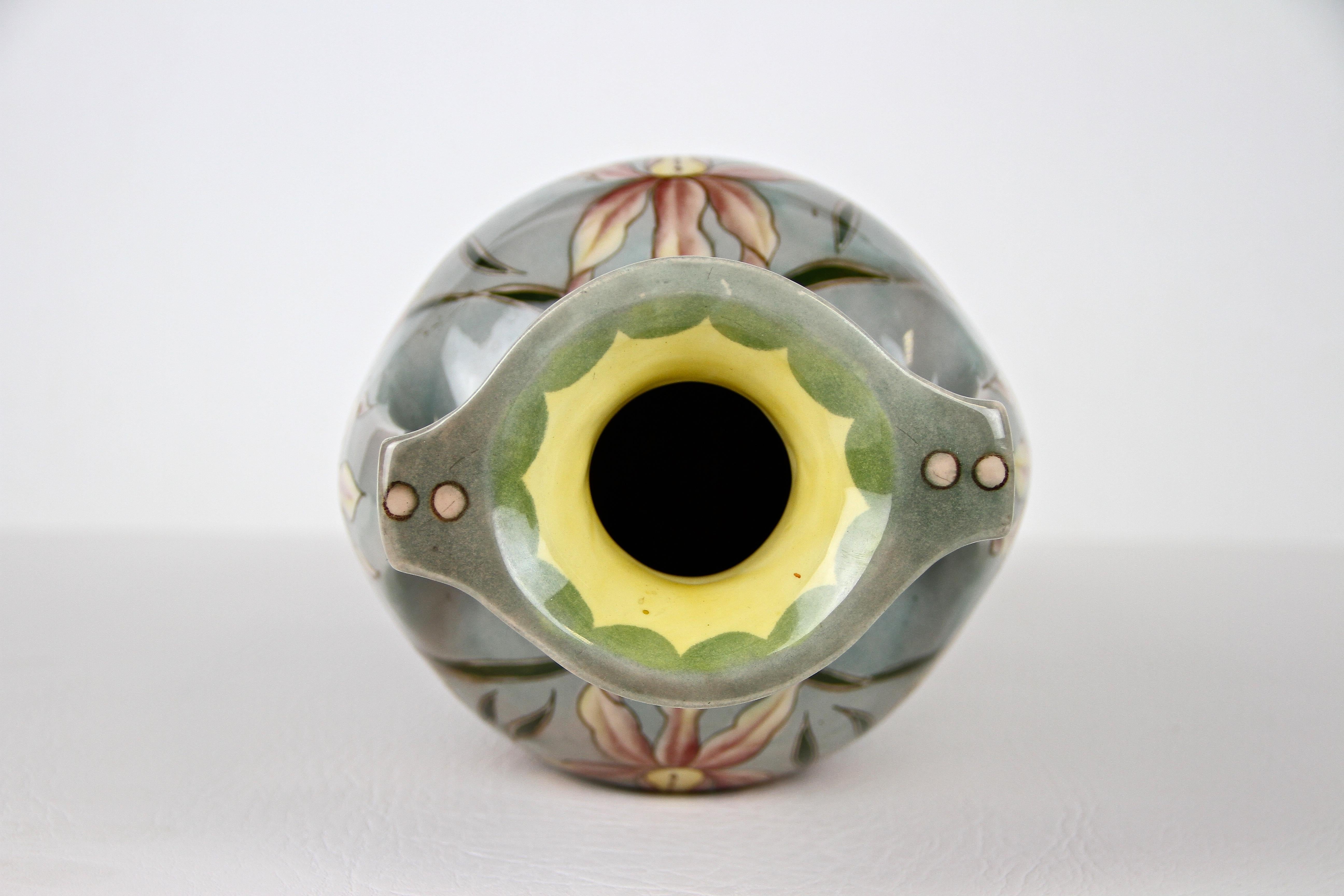 Art Nouveau Majolica Vase by Gerbing & Stephan, Bohemia circa 1910 For Sale 2