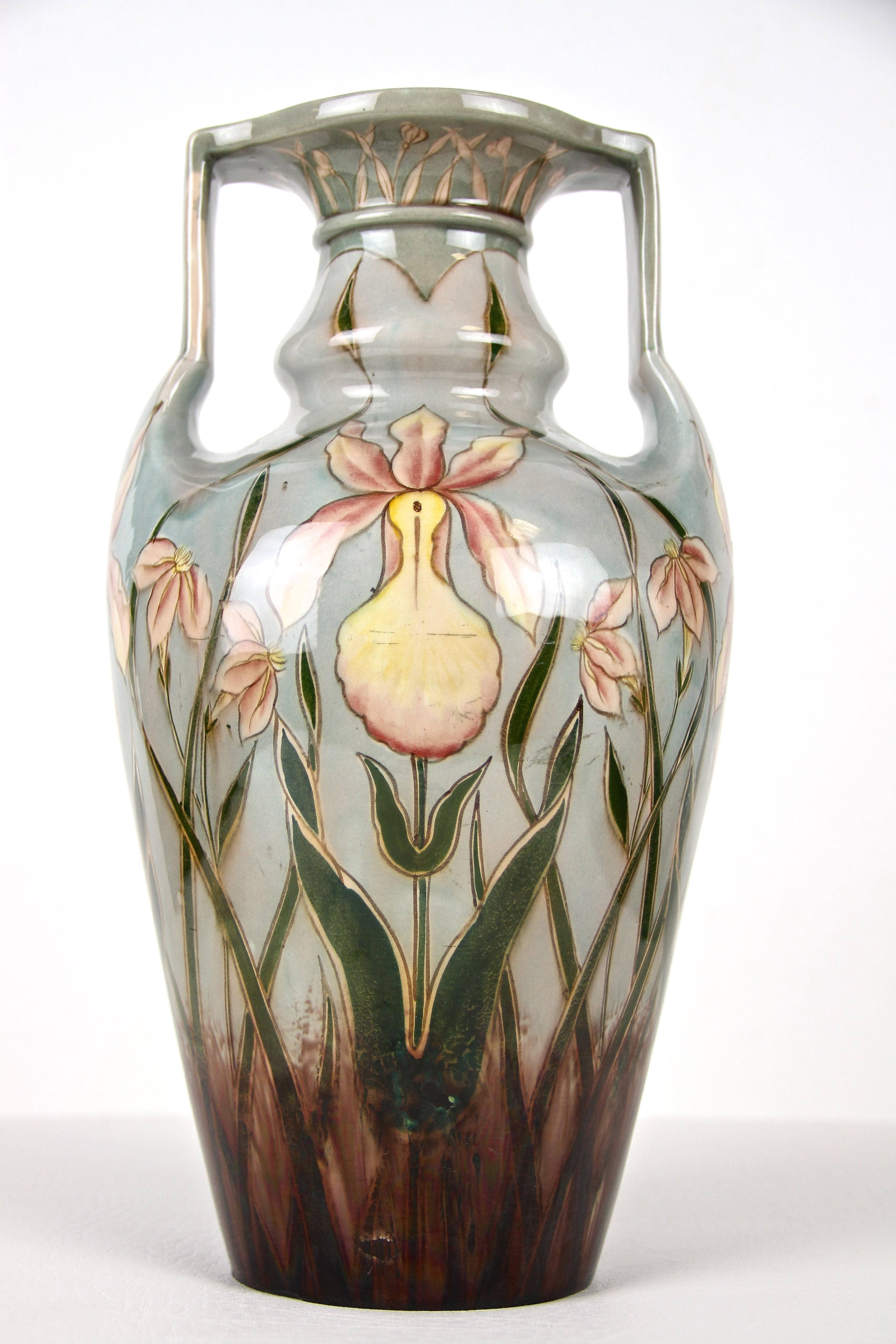 Hand-Painted Art Nouveau Majolica Vase by Gerbing & Stephan, Bohemia circa 1910 For Sale