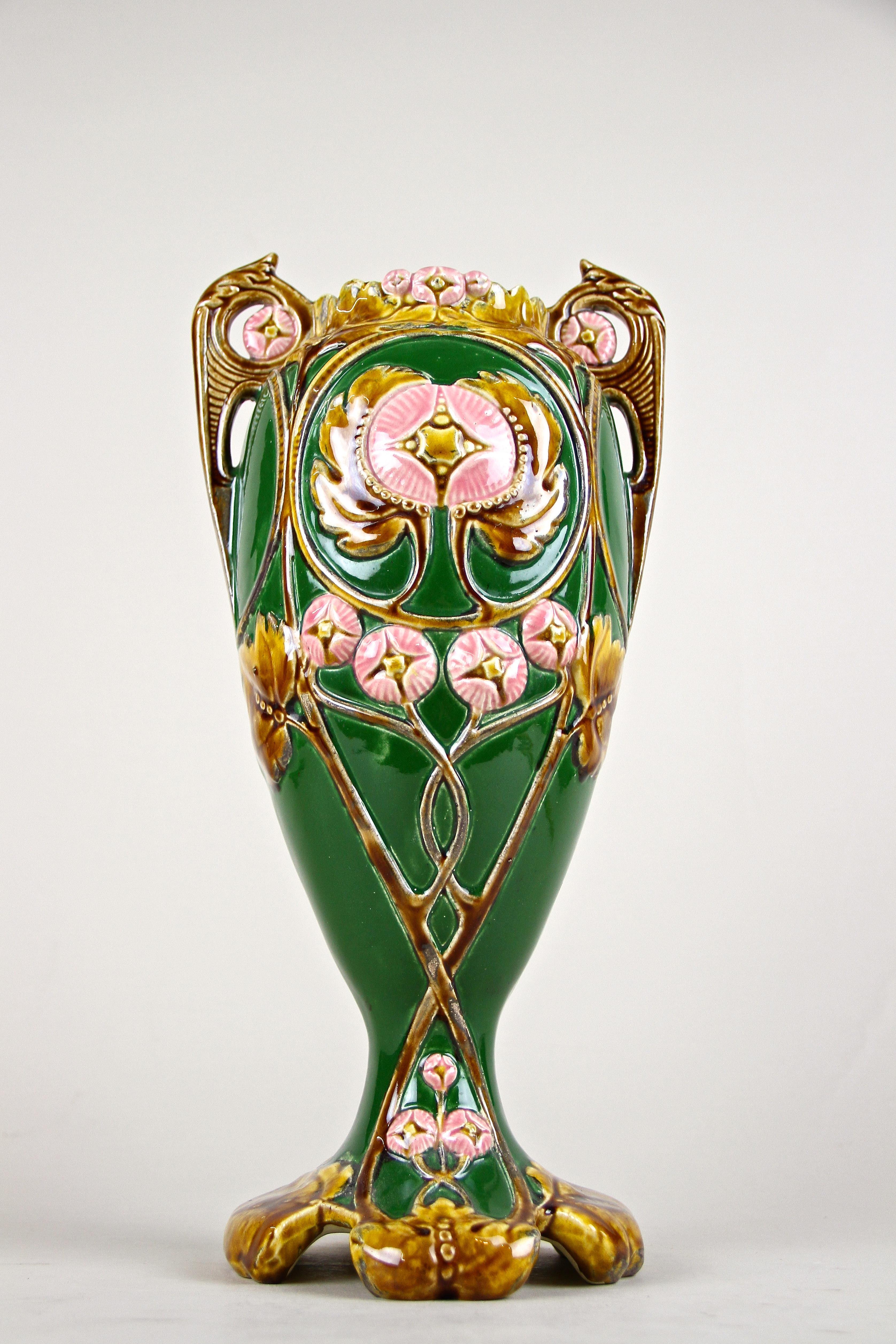 Art Nouveau Majolica Vase Hand Painted, France, circa 1900 7