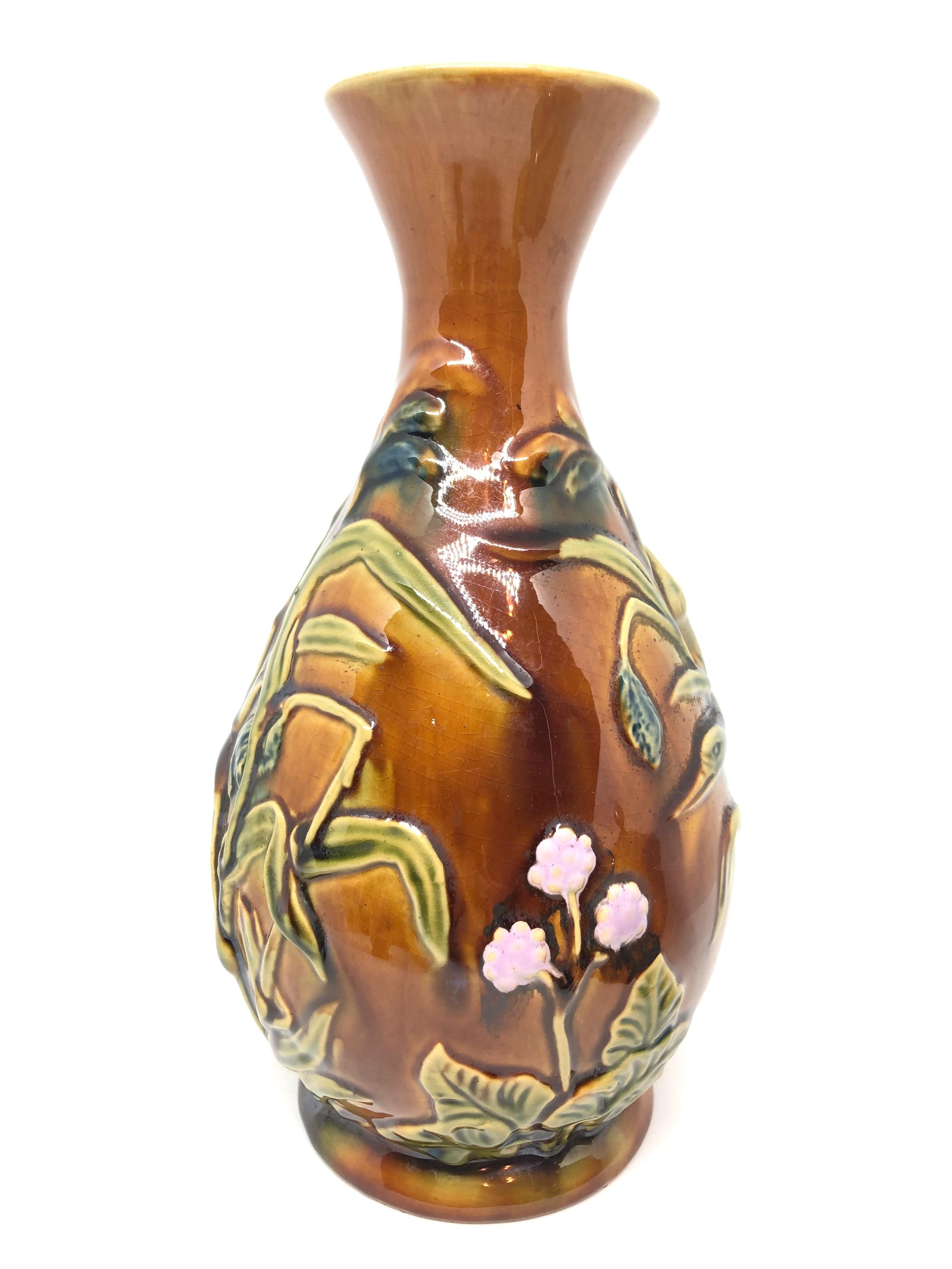 Art Nouveau Majolica Vase with Canebrake Reeds and a Duck, circa 1900 (Österreichisch)