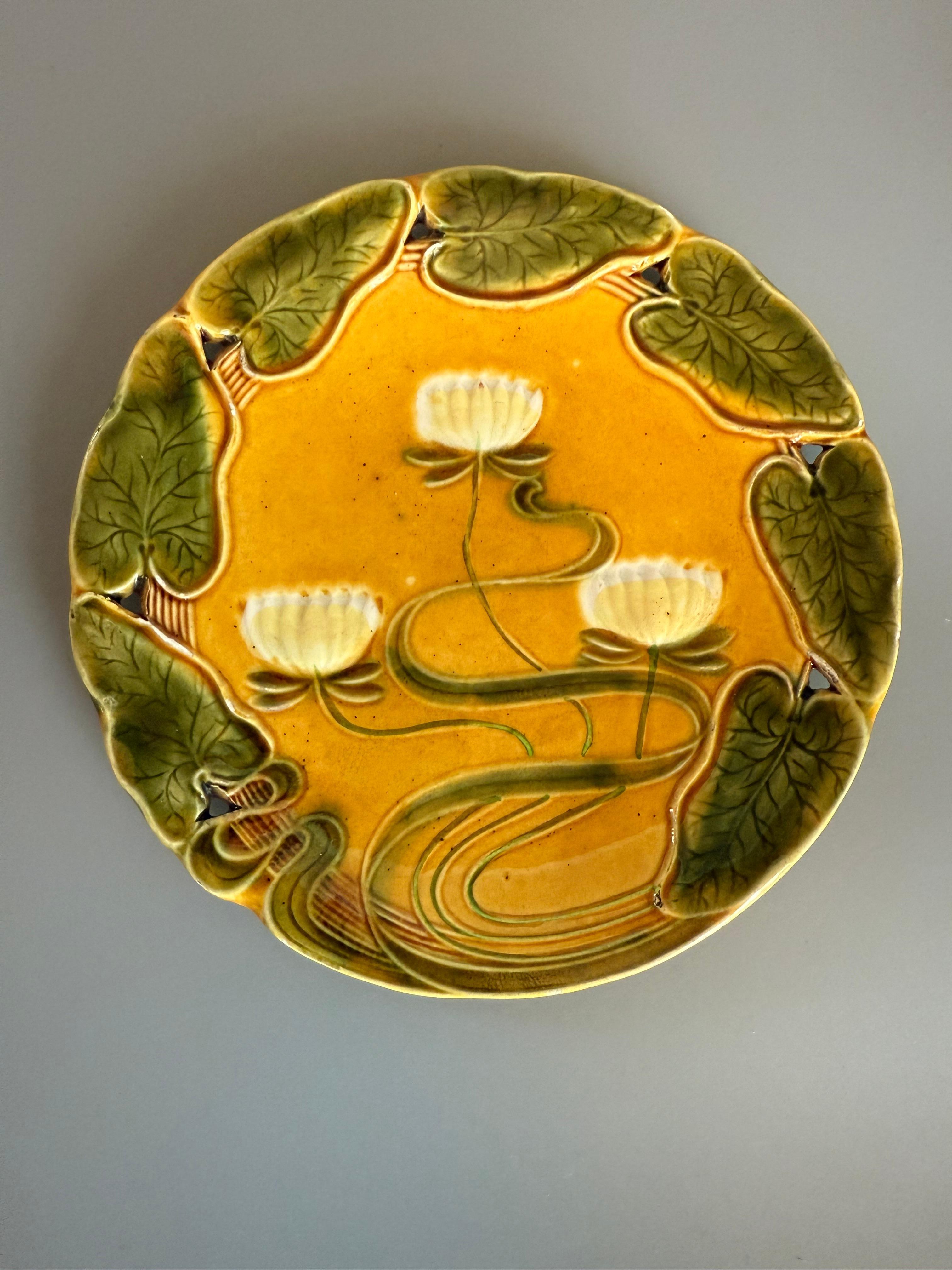 Art Nouveau Majolique Nénuphar Deux Assiettes Villeroy & Boch 1890 en vente 4