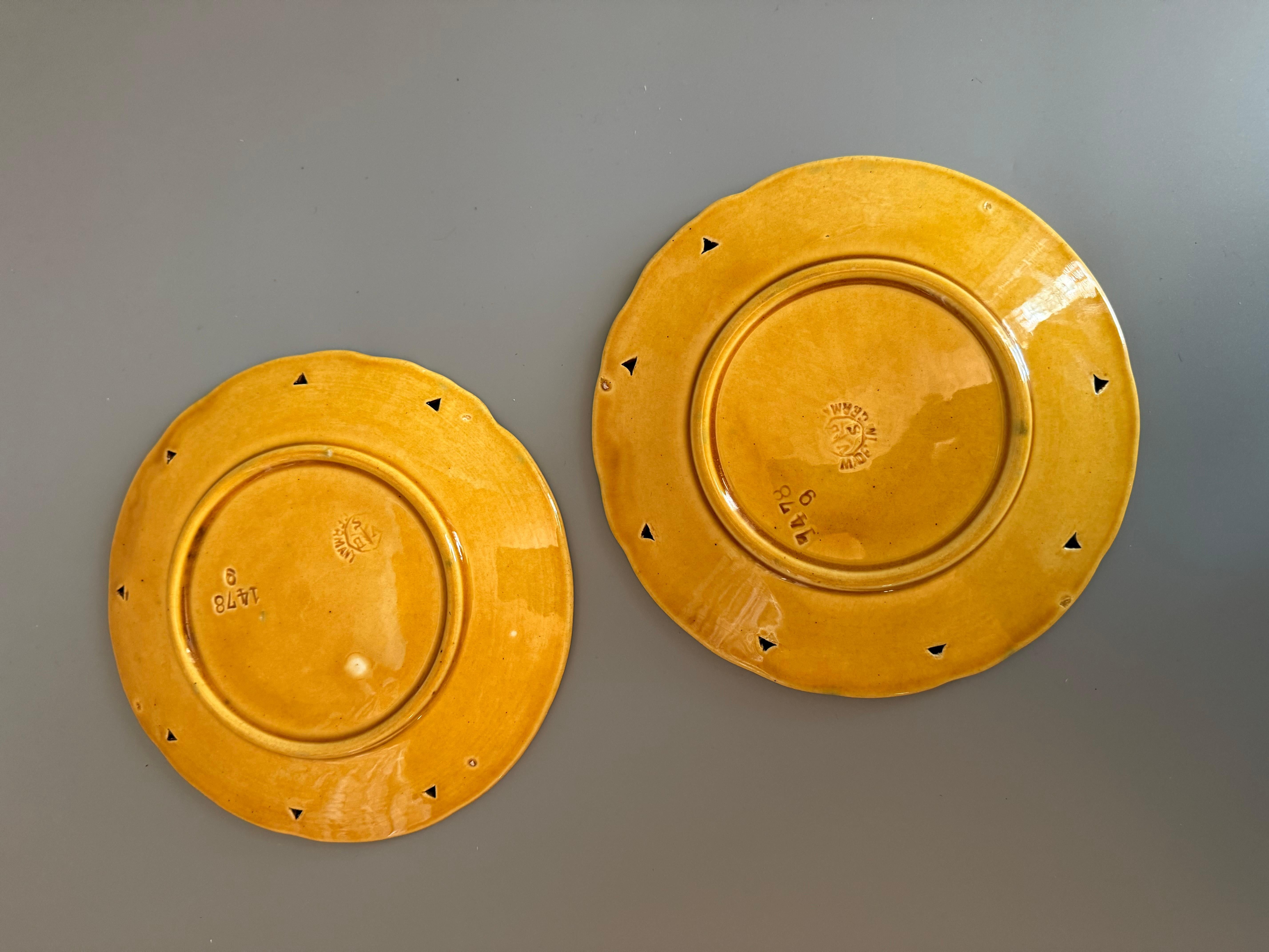 Art Nouveau Majolique Nénuphar Deux Assiettes Villeroy & Boch 1890 Bon état - En vente à Uppsala , SE