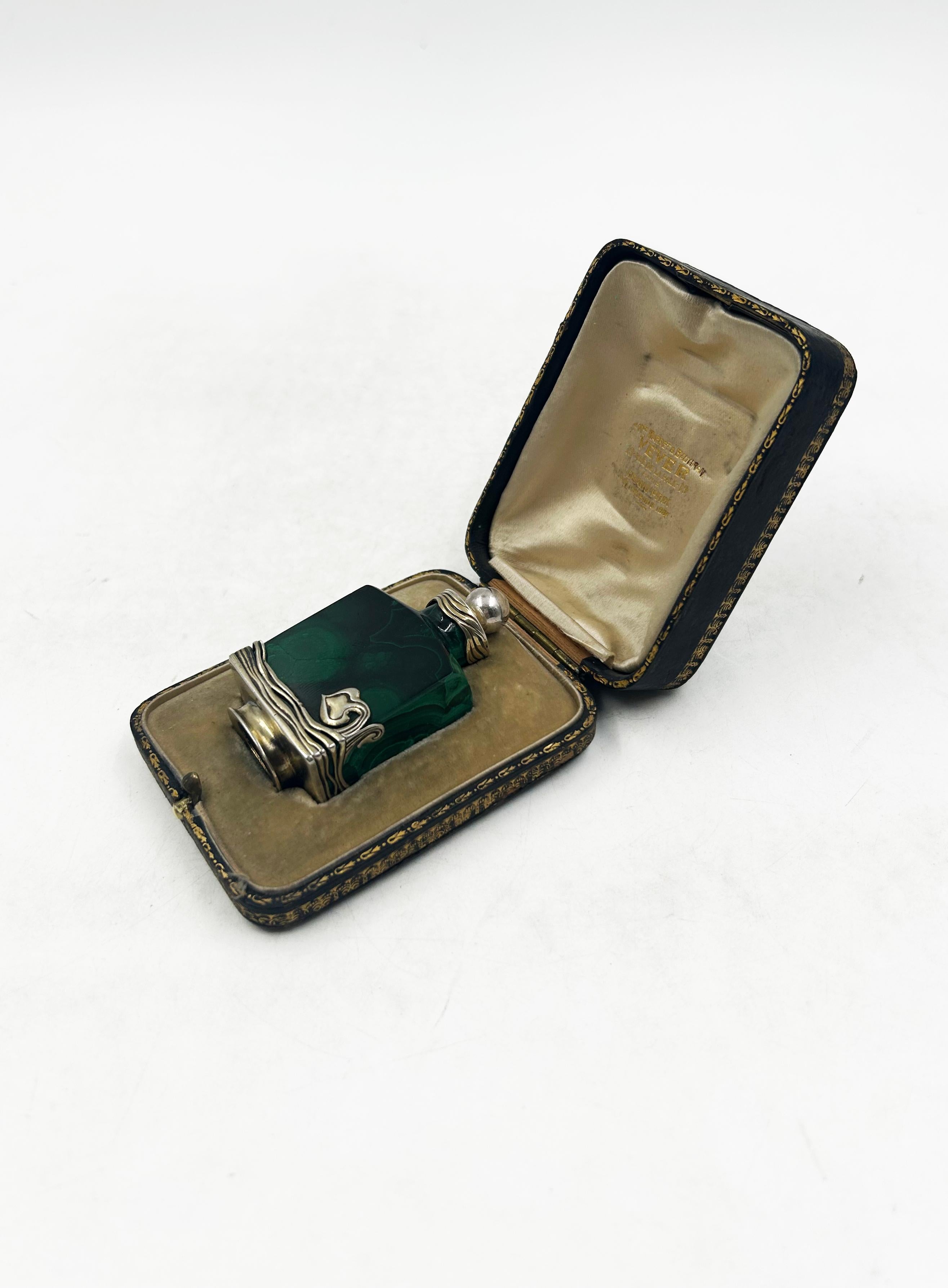 Silvered Petit Vase en Malachite par Henri Vever – Art Nouveau, circa 1900 For Sale