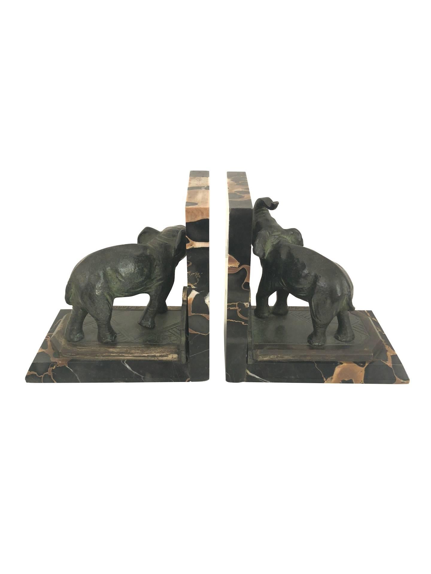 Jugendstil-Marmor-Buchstützen mit Bronze-Elefanten von MARIONNET, Frankreich, 1900er Jahre im Zustand „Gut“ in Ulm, DE