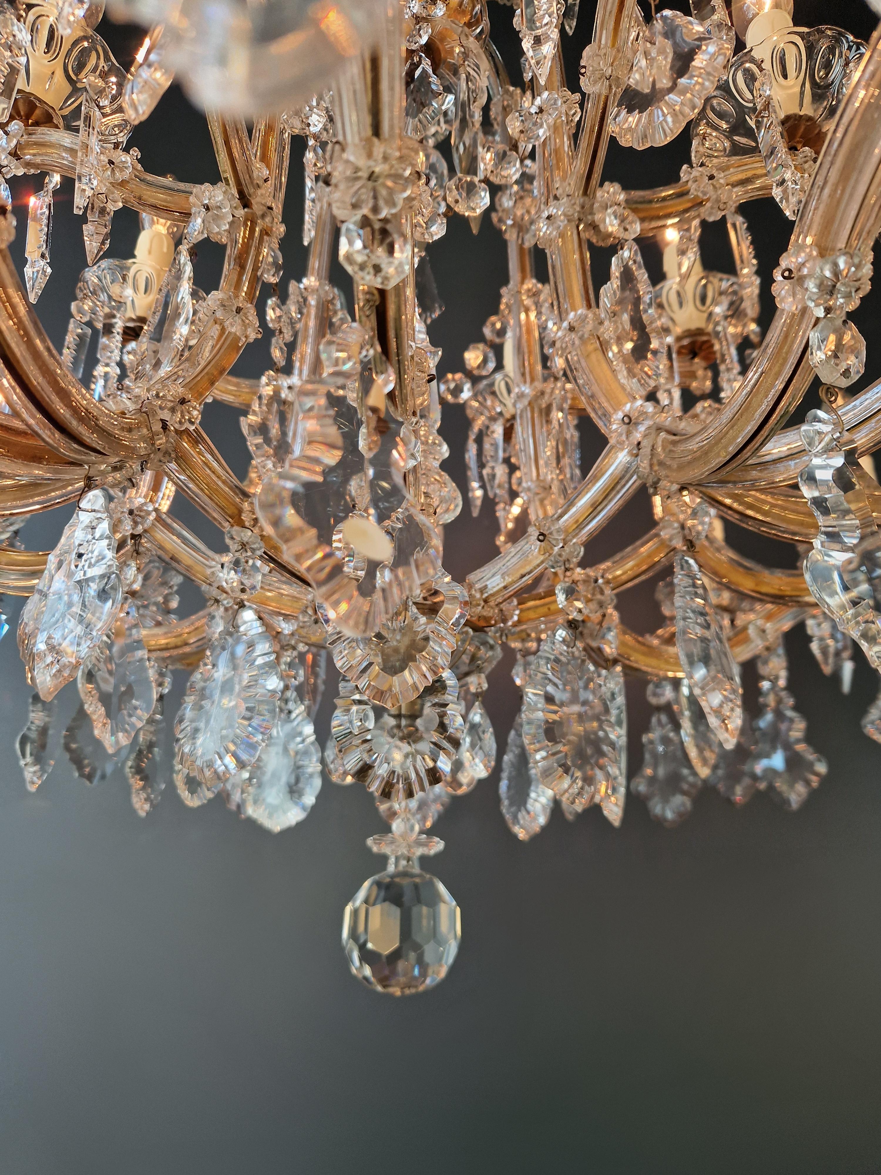 Début du 20ème siècle Art Nouveau Lustre Maria Theresa en cristal Feuille d'Erable Verre Antique en vente