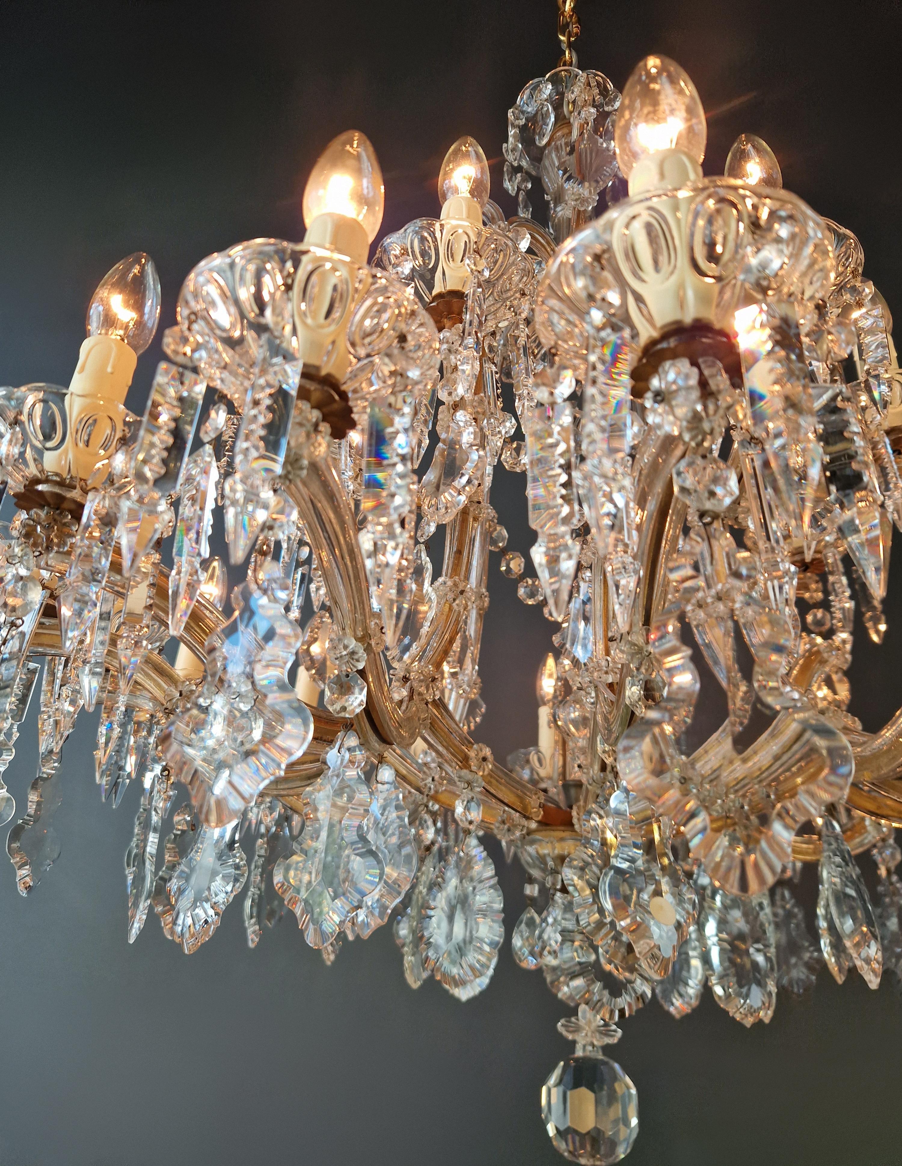 Laiton Art Nouveau Lustre Maria Theresa en cristal Feuille d'Erable Verre Antique en vente