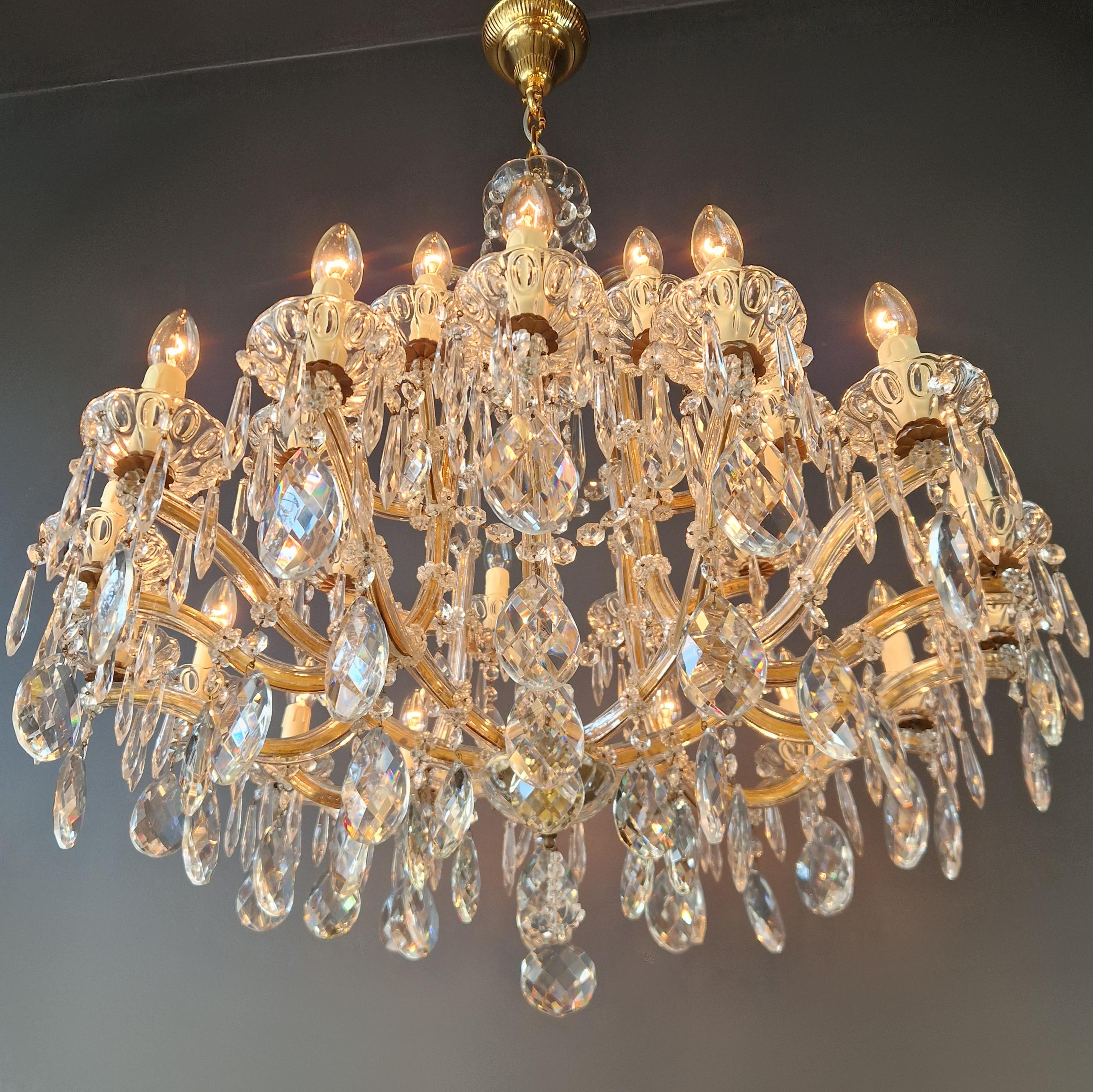 Lampadario a goccia in cristallo Art Nouveau Maria Theresa Lampadario in ottone e vetro antico In condizioni buone in vendita a Berlin, DE