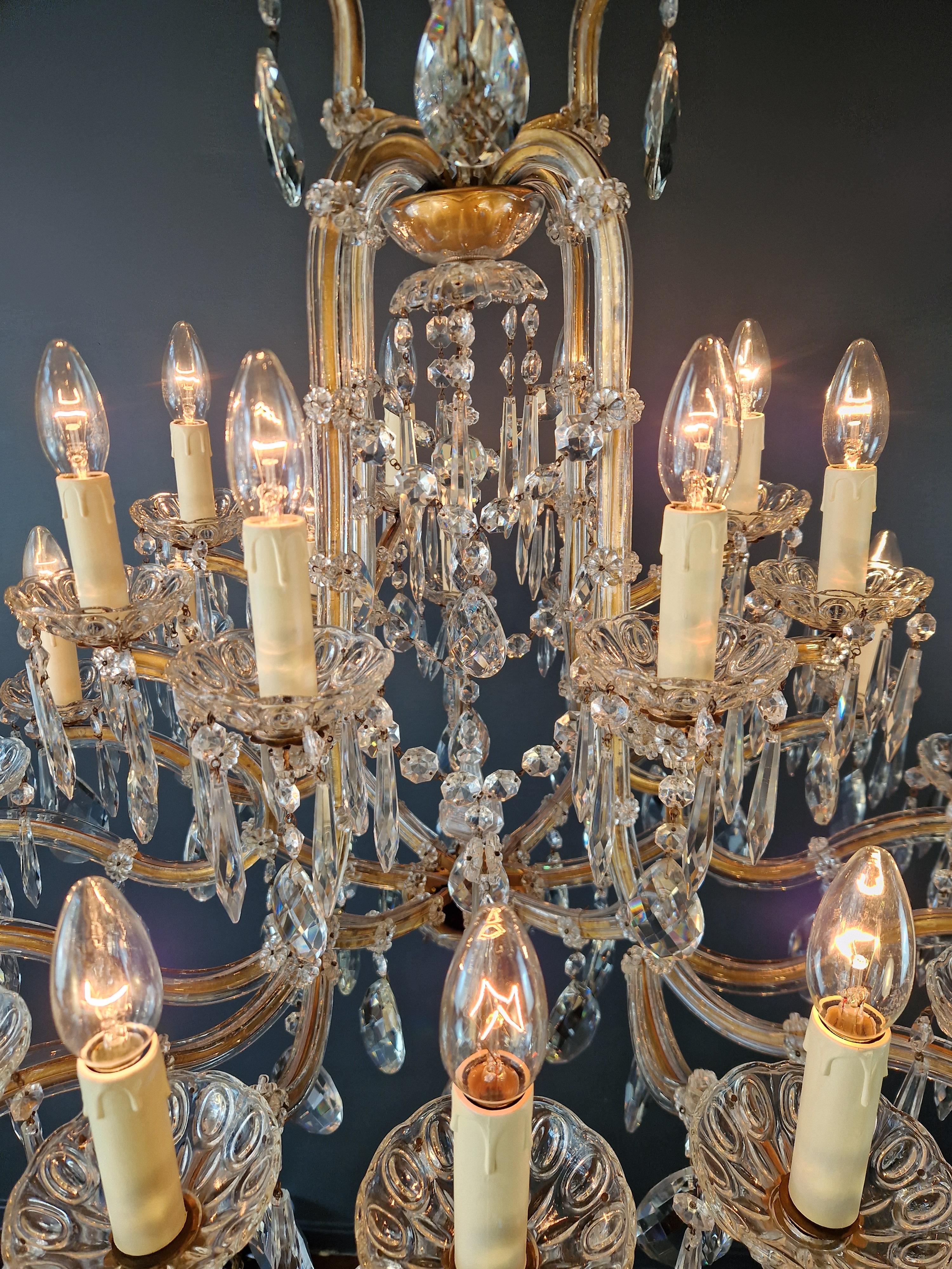 Lampadario a goccia in cristallo Art Nouveau Maria Theresa Lampadario in ottone e vetro antico in vendita 1