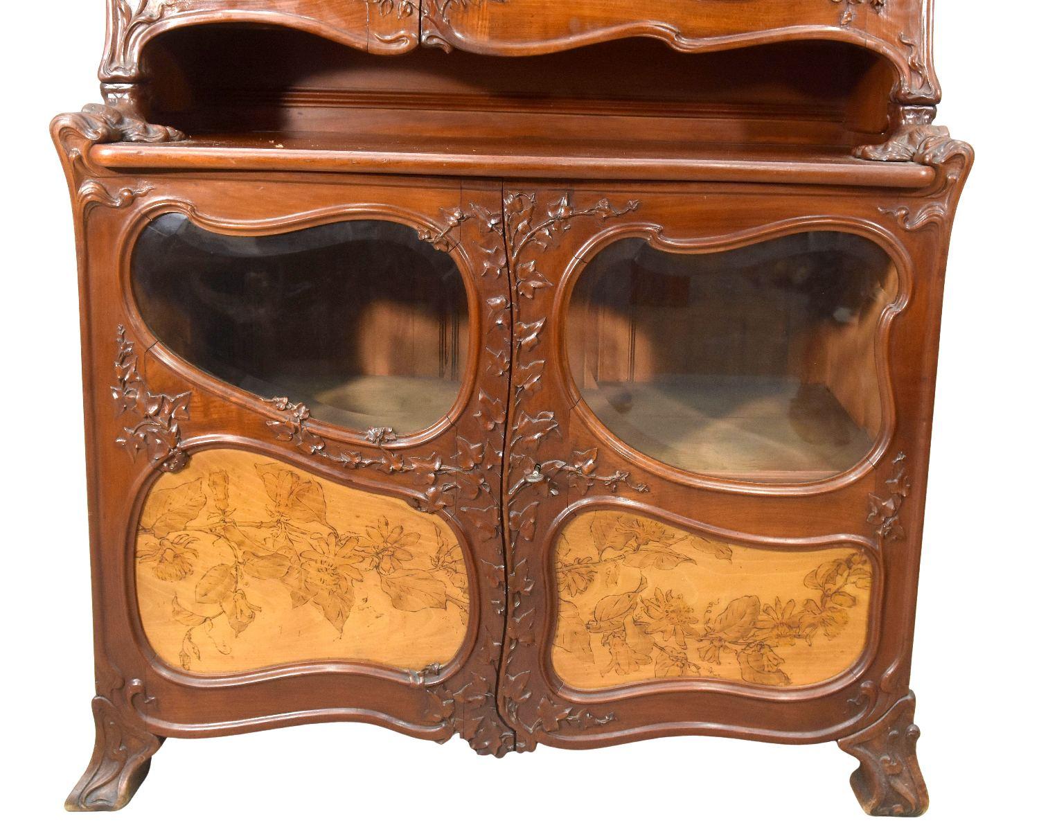 20th Century Art Nouveau Marquetry Inlaid Showcase, circa 1900 For Sale