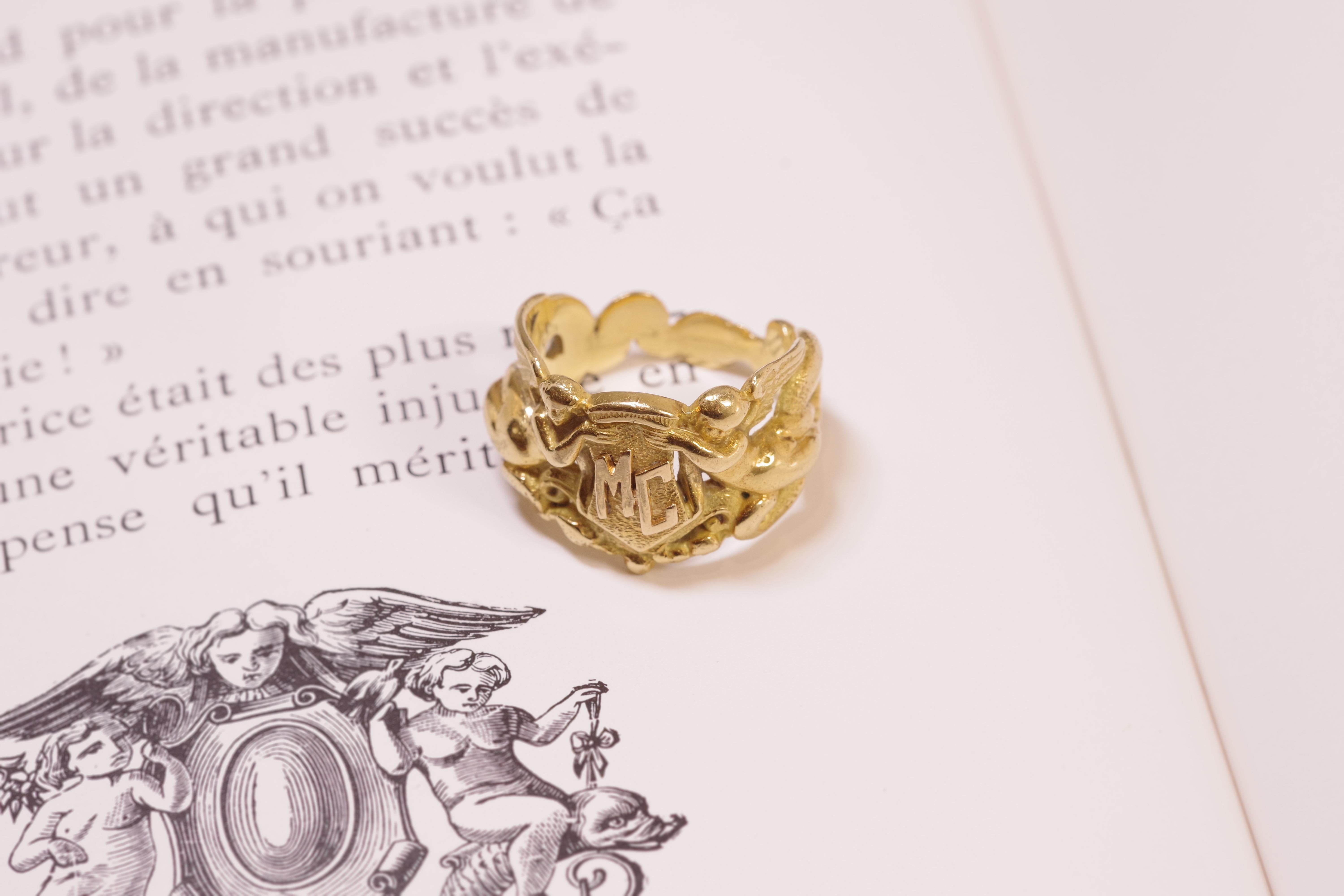 Art Nouveau MC signet ring in 18k gold For Sale 5
